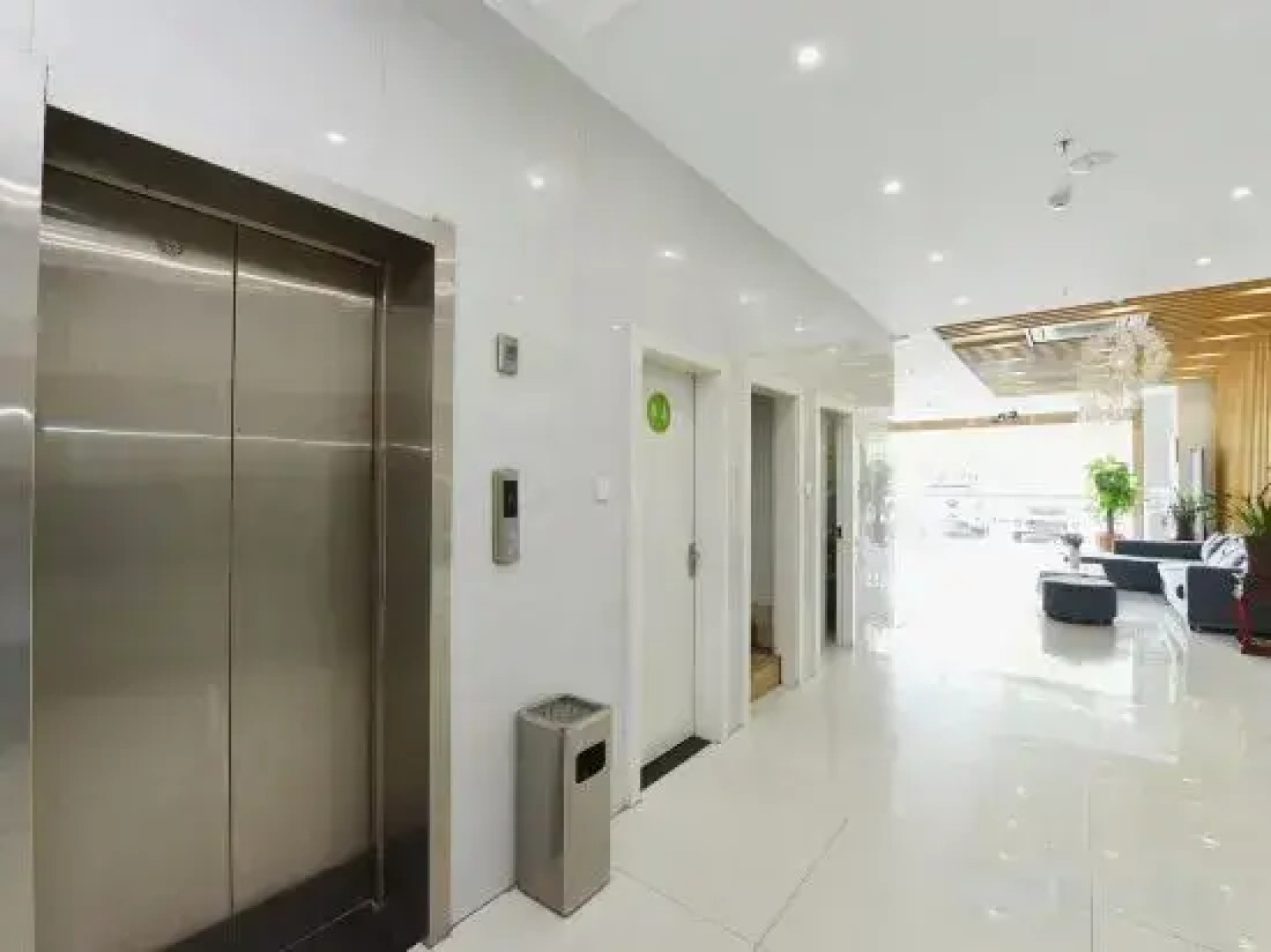 Motel Hotel (Shou County South Gate Roundabout)