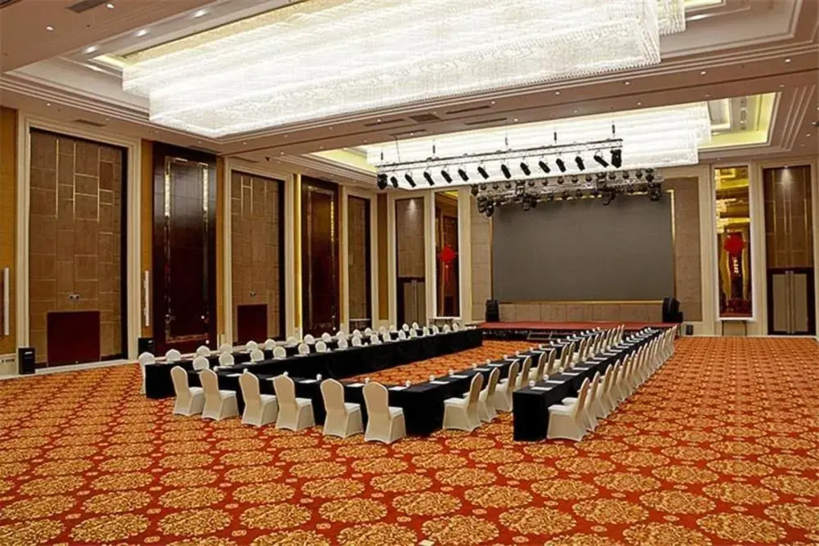 Howard Johnson Hotel