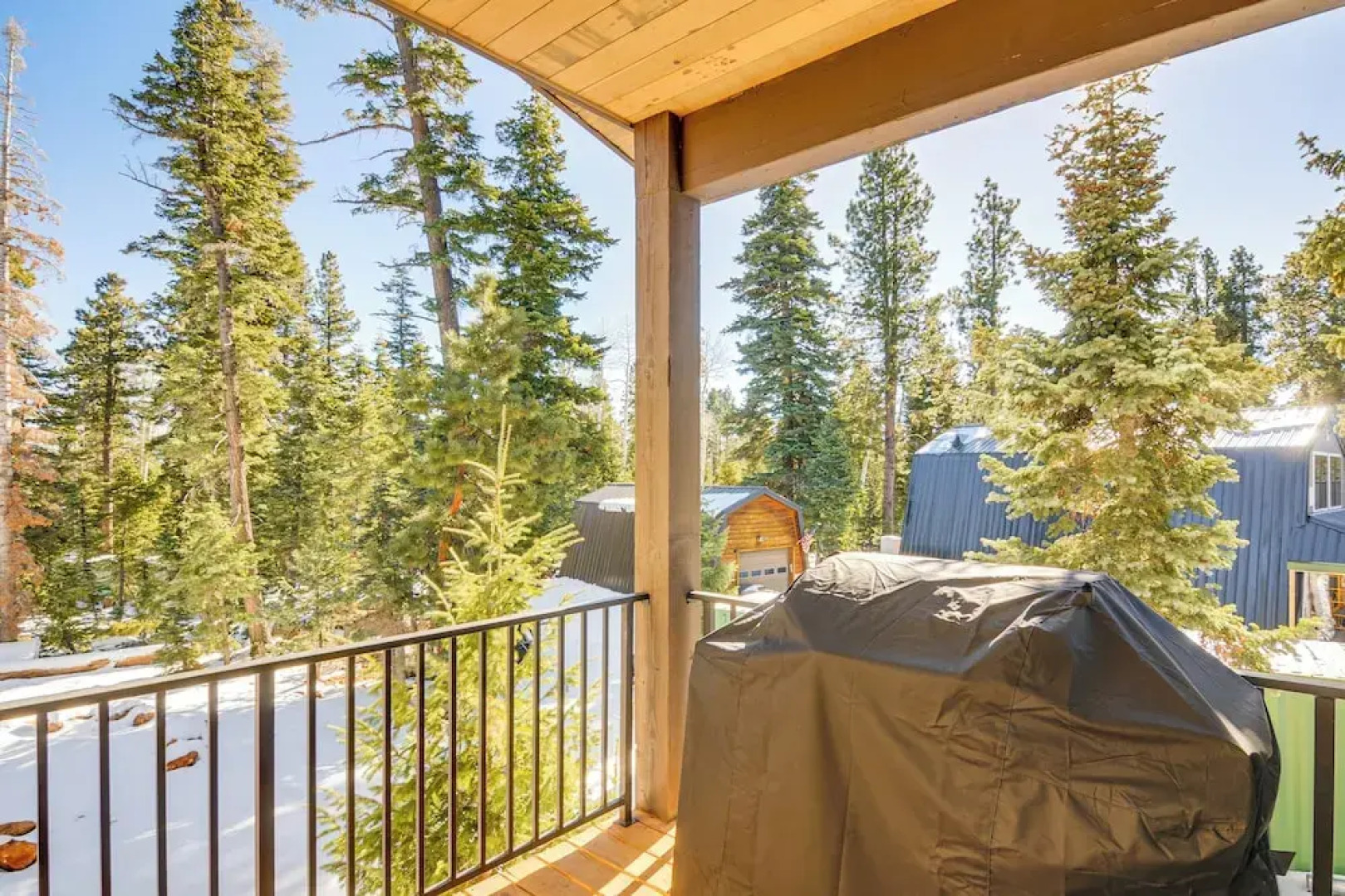 Near Lakes & Trails: Cabin in Duck Creek Village!