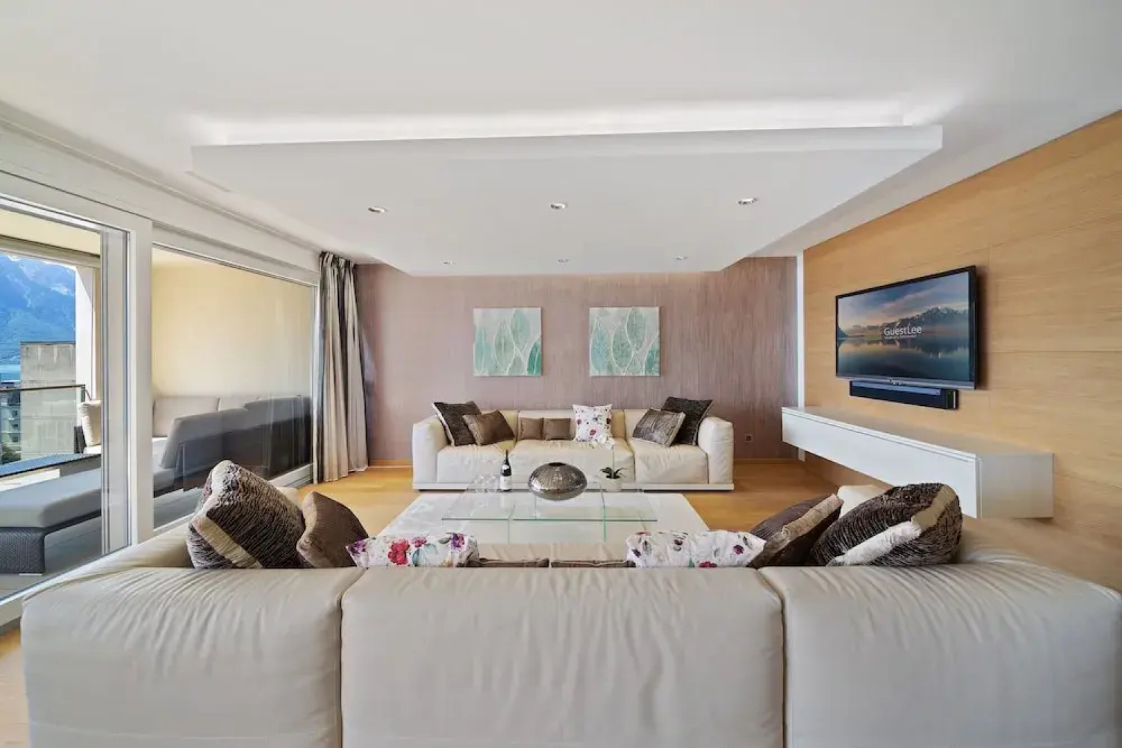 Montreux Panoramic Views 4BD Apartment