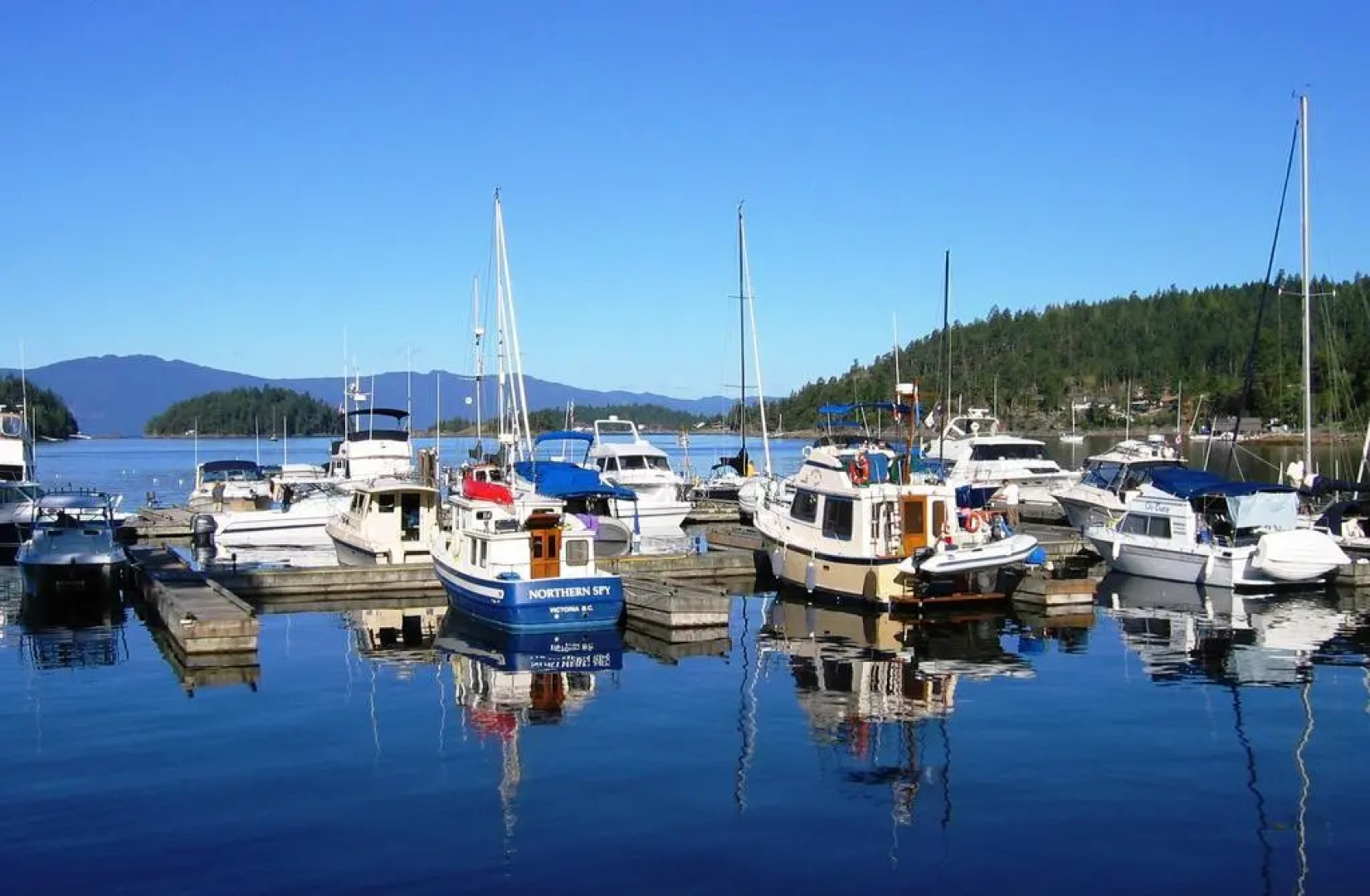 John Henry's Marina and Resort