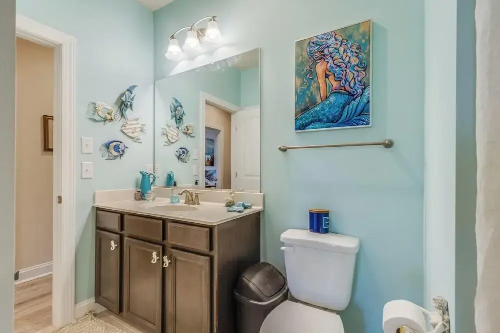 Catalina Circle 21520