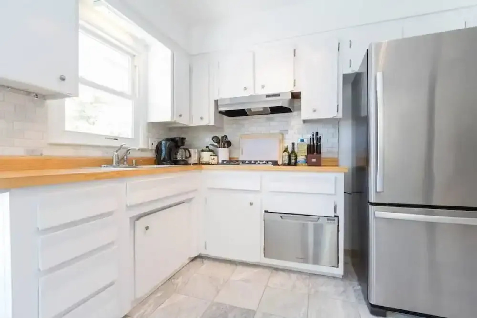 SH001 5 Bedroom Holiday home By Senstay