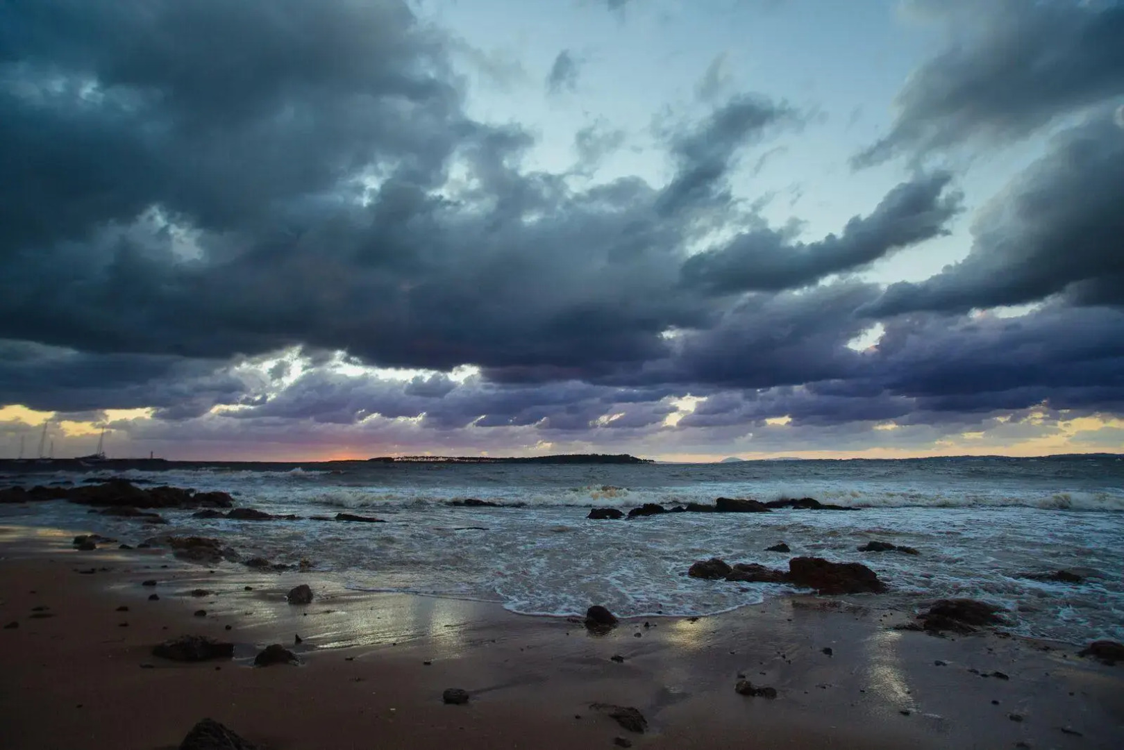 Golden Beach Resort And Spa