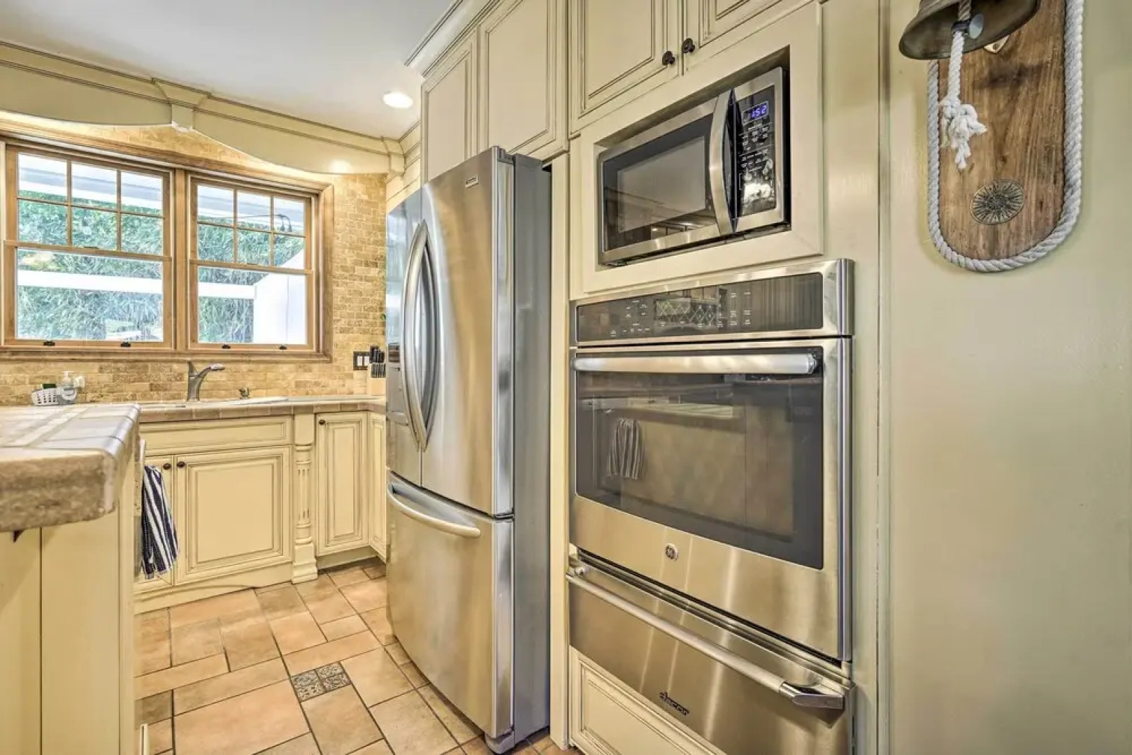 Idyllic Atlantic City Home - 1 Block to Beach