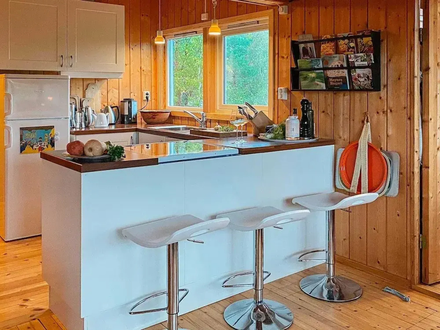 Serene Seaside Retreat in Vesteroy-by Traum