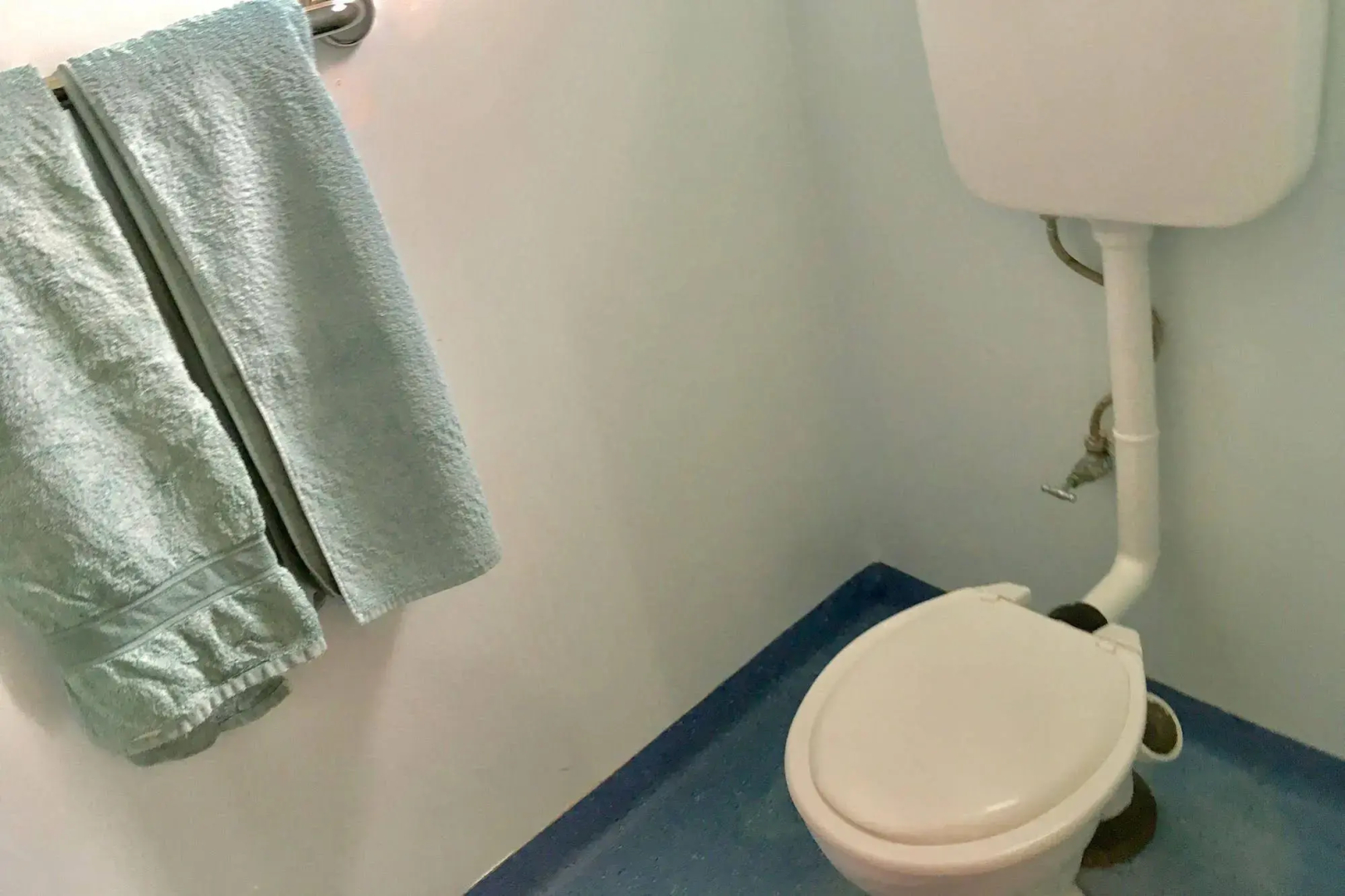 Hobarts Accommodation & Hostel