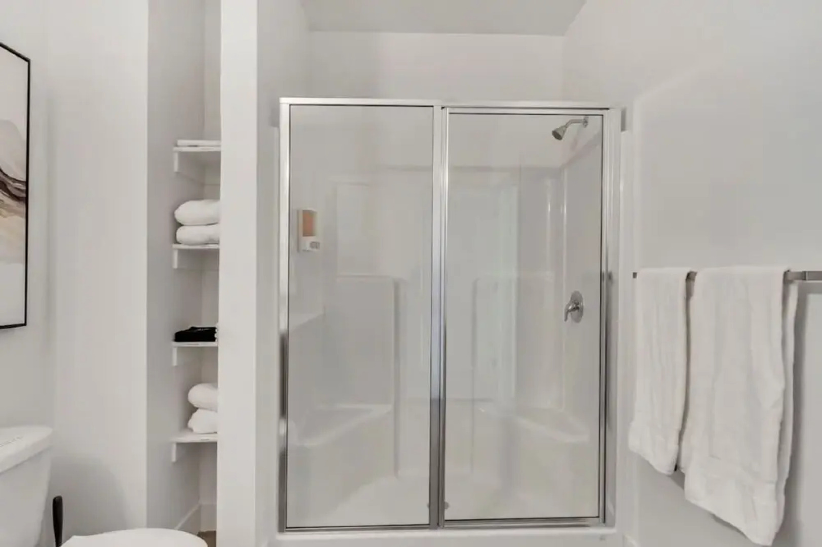 New Apt - Gigabit Internet - Year-round Pool