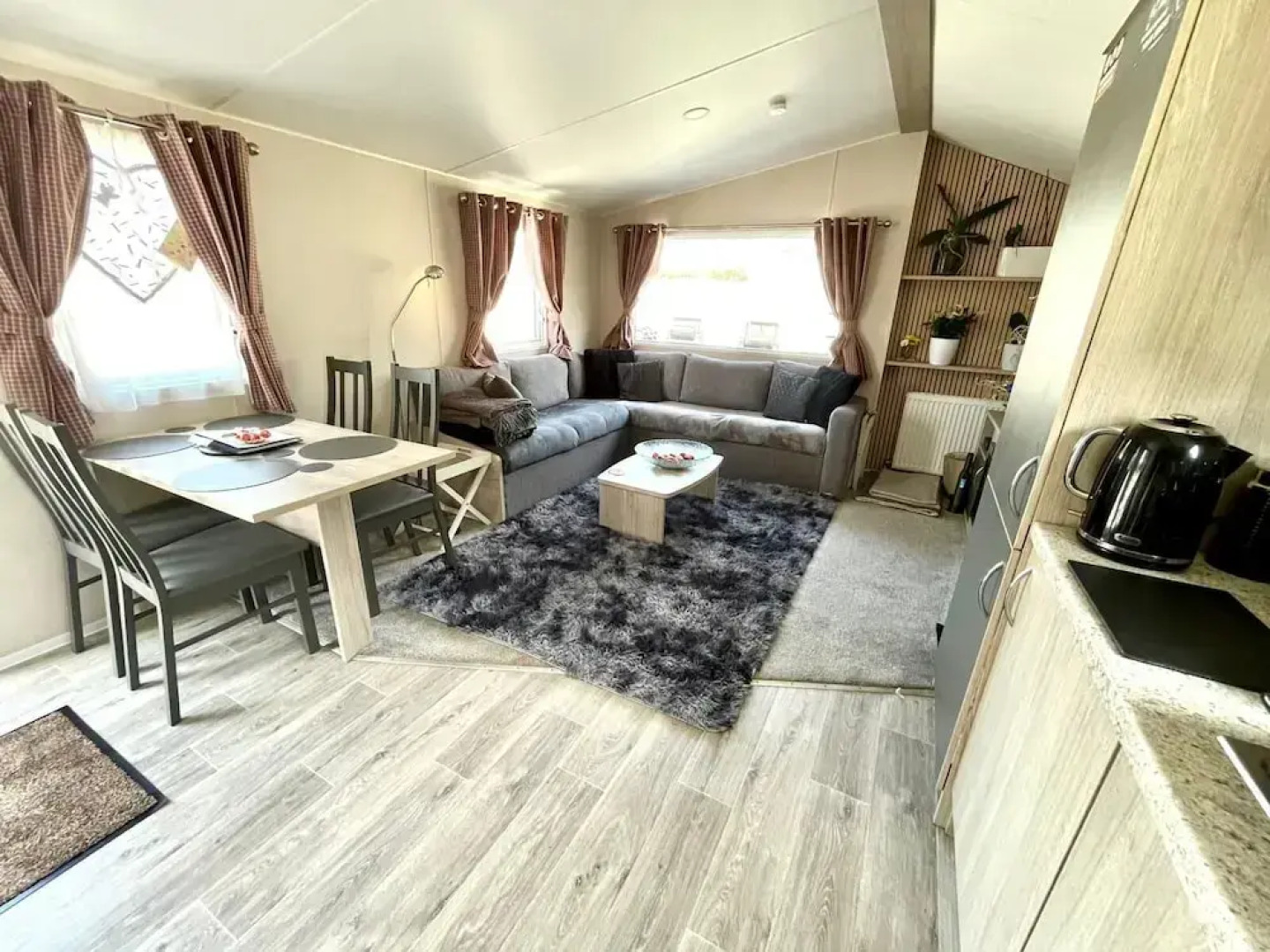 Cozy Newquay Lodge With Private Hot Tub,