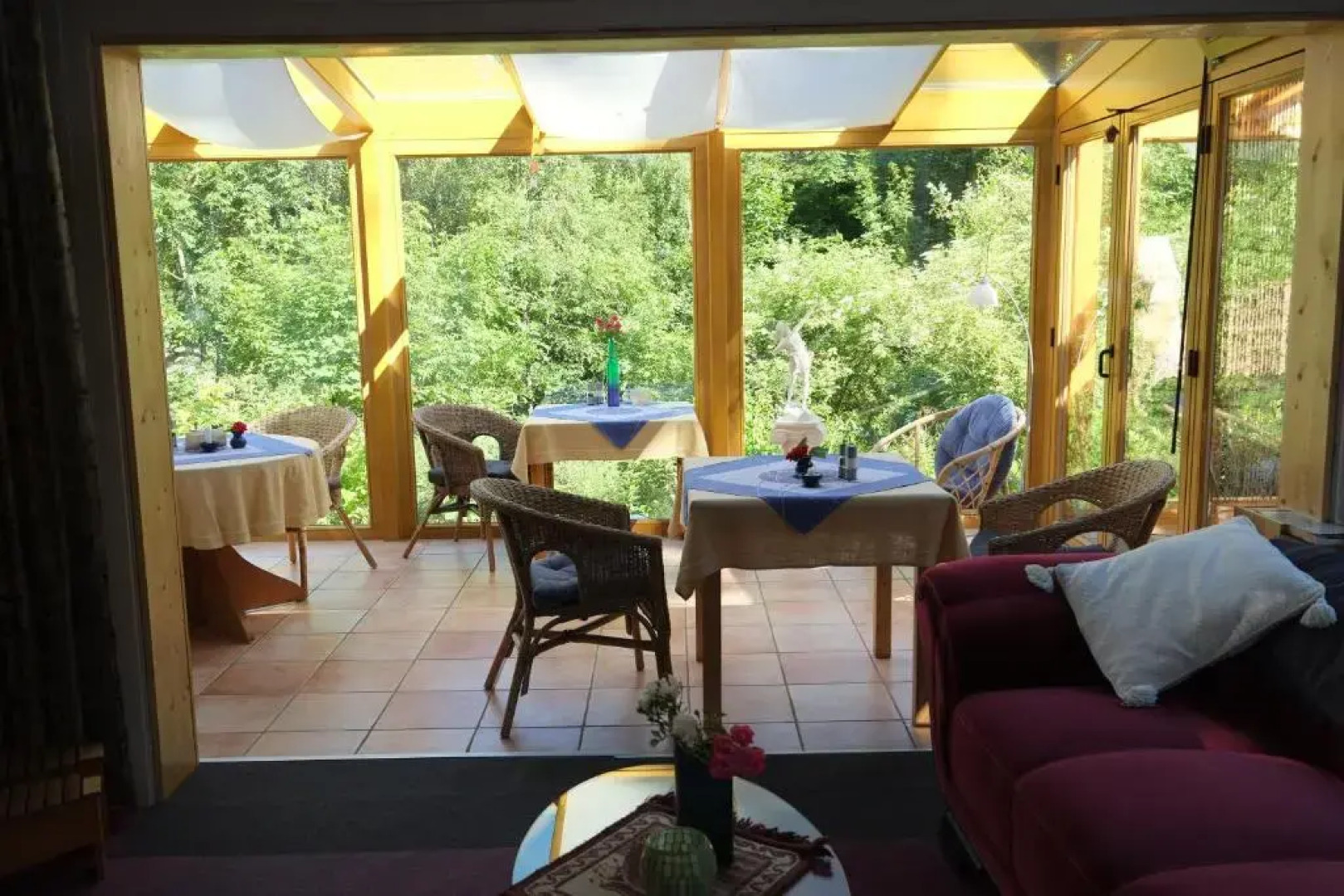 Frauenpension Arleta - Women only (только для женщин)