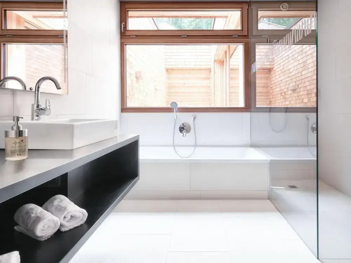 Chalet Resort Near Lake