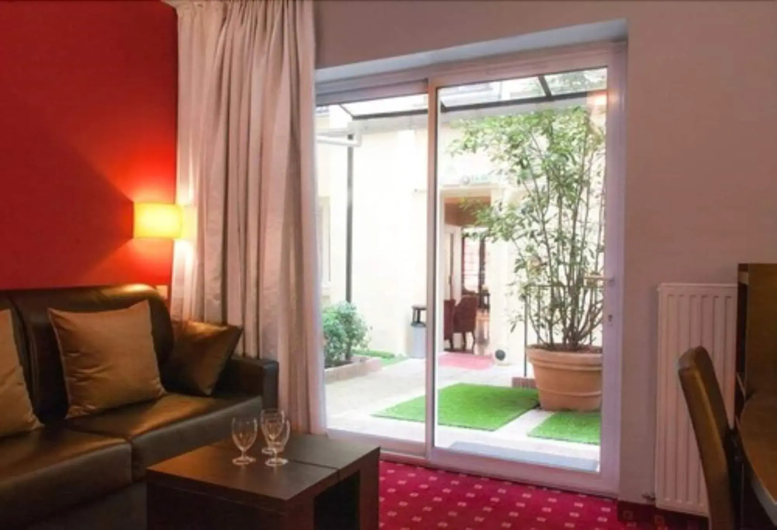 Hôtel Des Deux Avenues