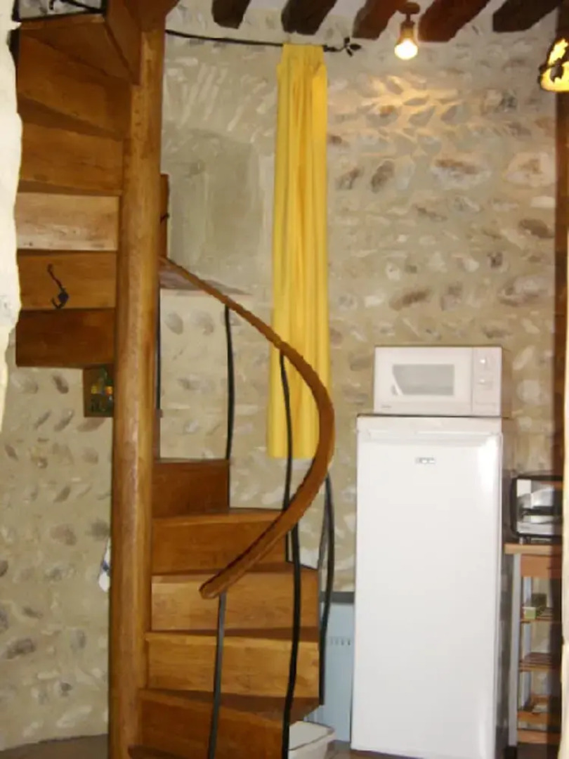 House With 2 Bedrooms in Anneyron, With Enclosed Garden and Wifi