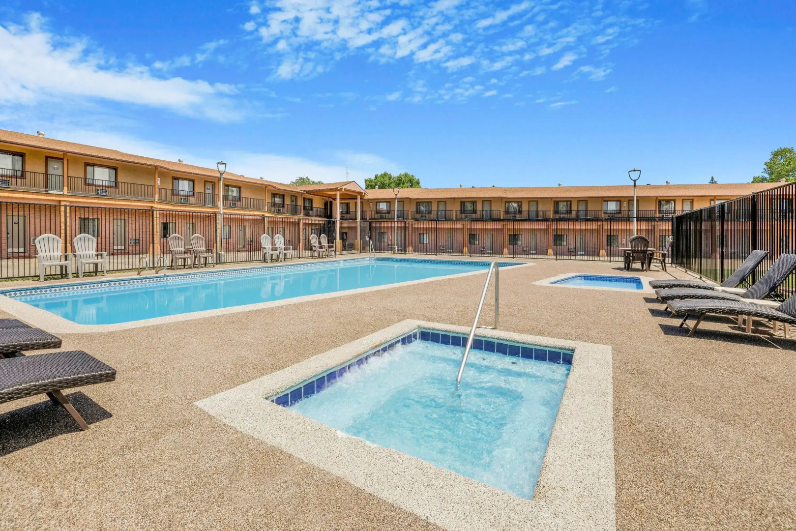 Days Inn by Wyndham Cortez