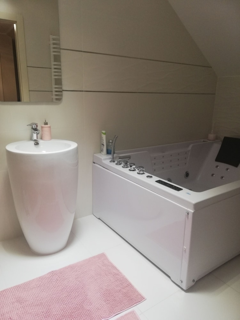 Zespol Palacowo-Parkowy w Dabrowce