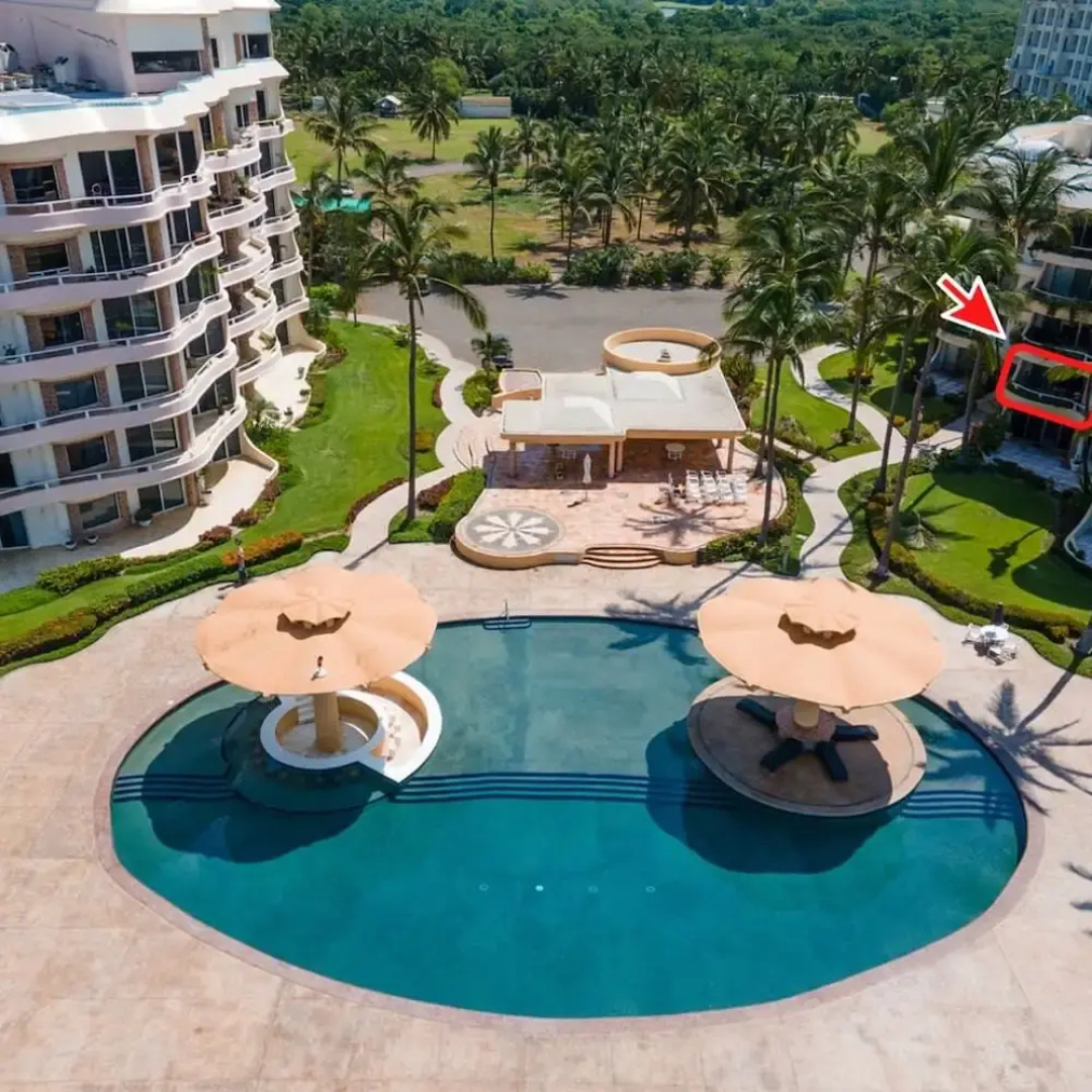 Ocean Front Condo With Pool Sleeps 6 Adults