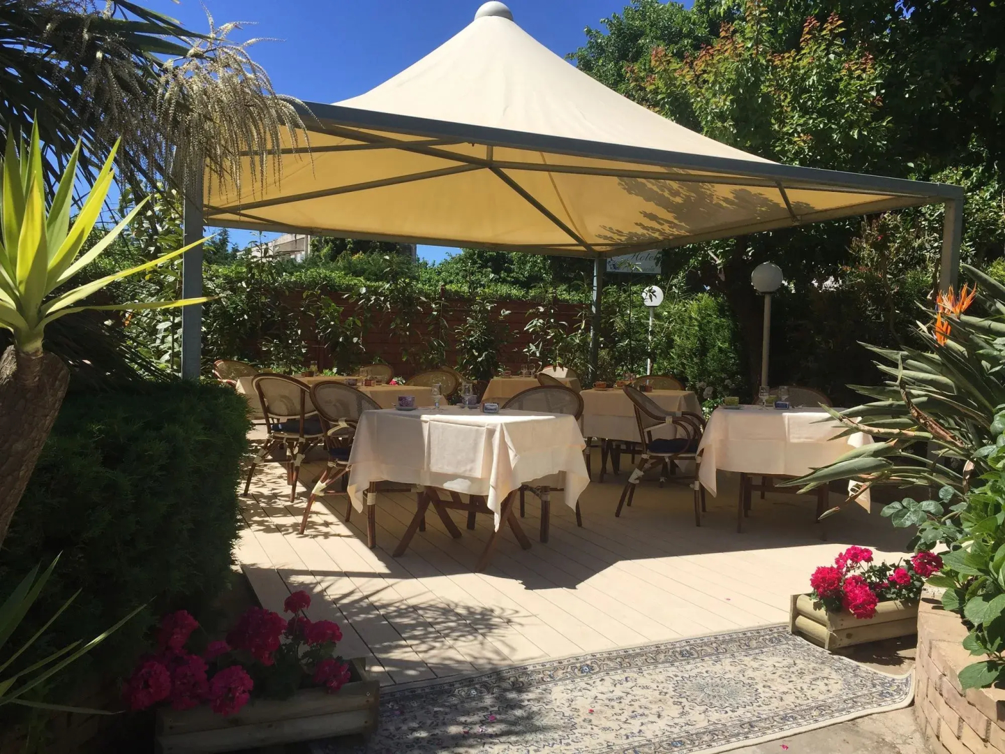 Bougainville Luxury Boutique Hotel