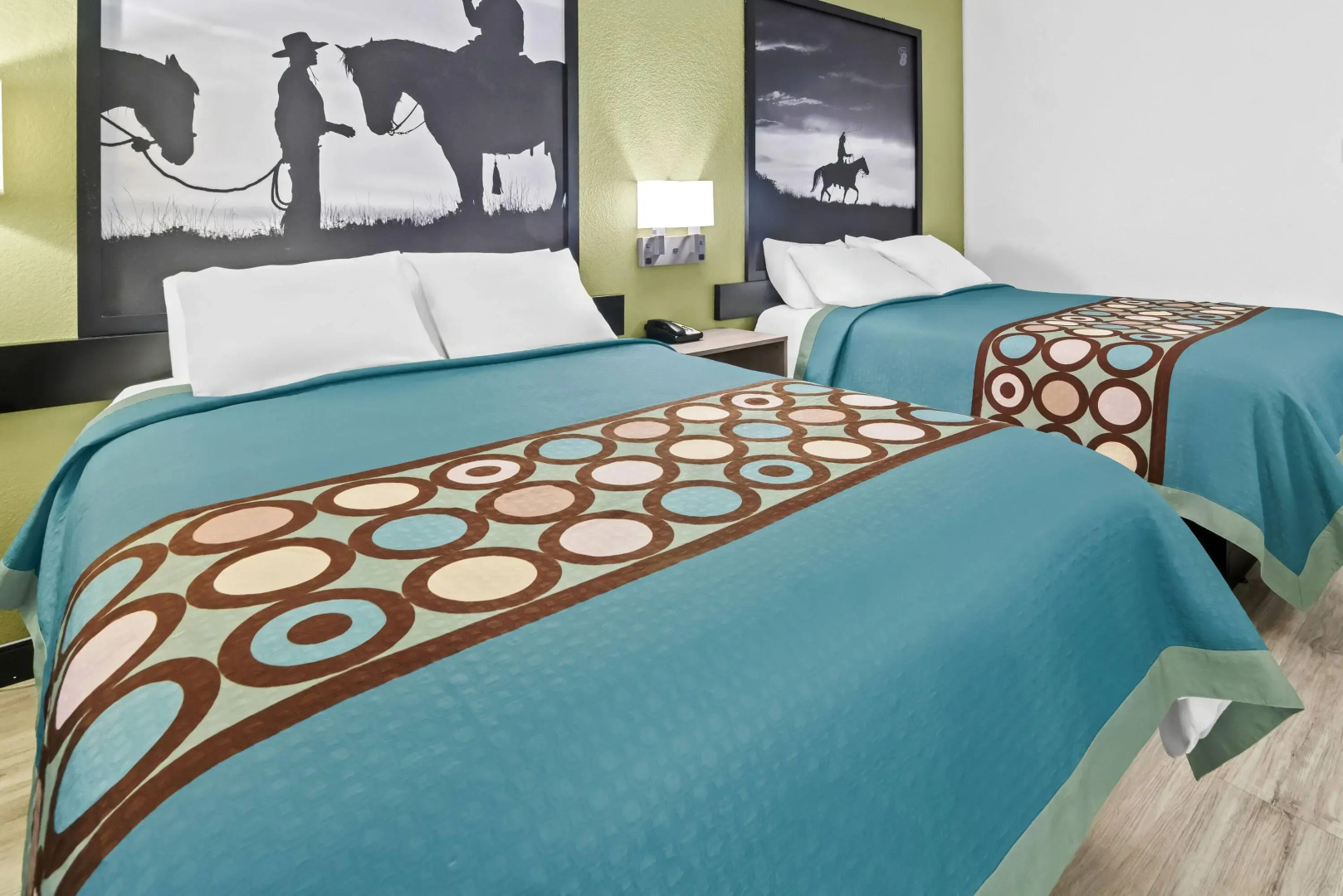 Super 8 by Wyndham Weatherford