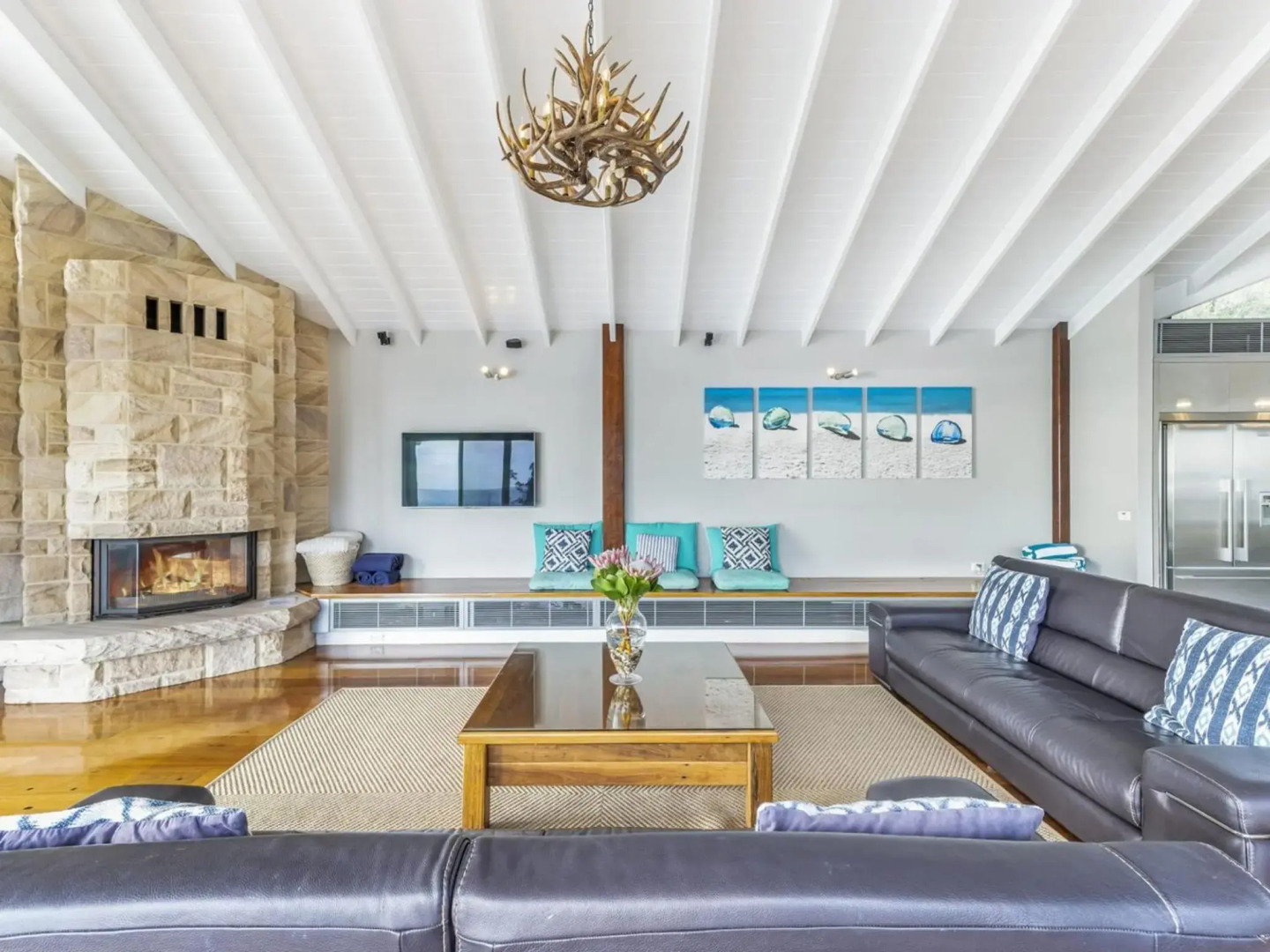 Horizons at Hyams Beach 4pm Check Out Sundays