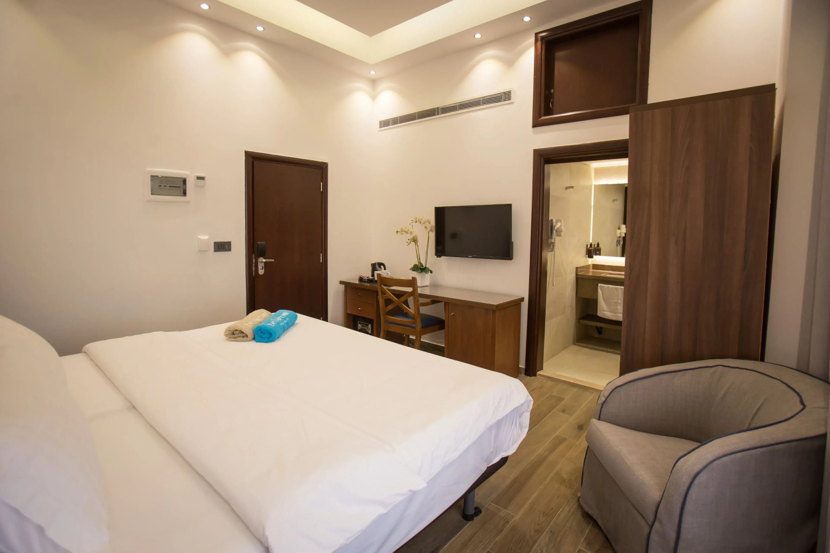 Bebatroun Beach Hotel