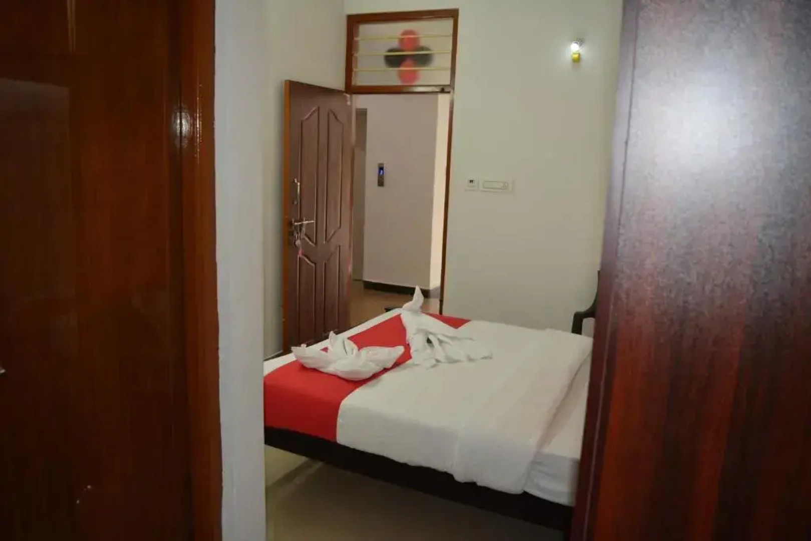 Rd Hotel by OYO Rooms