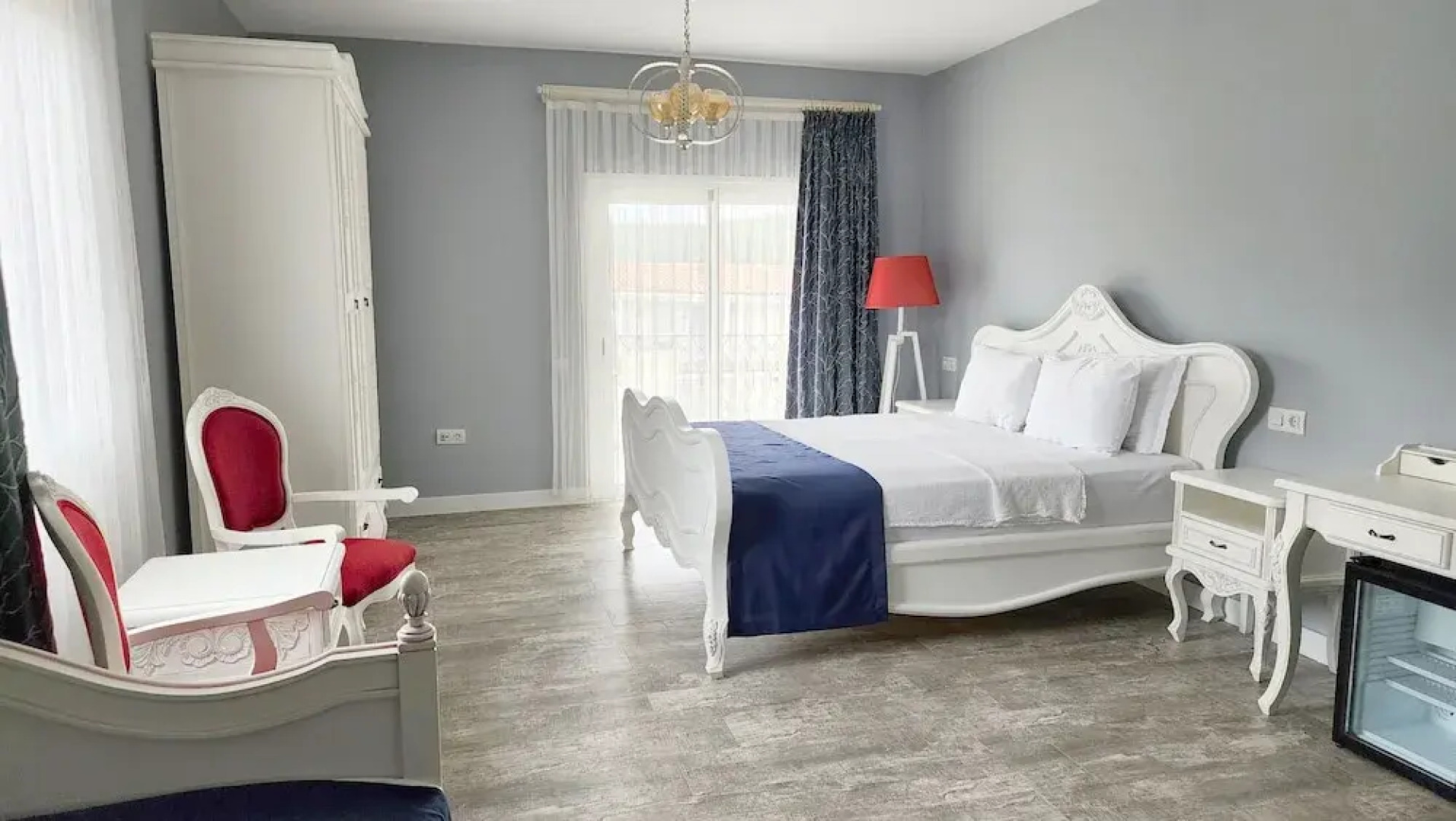 Otel Naturla Göl Evi