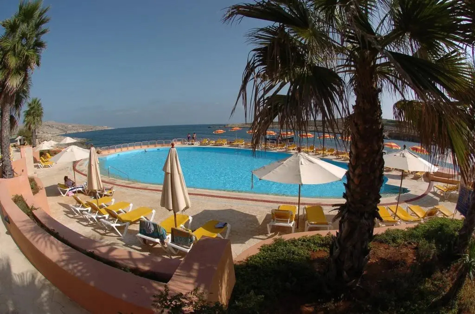 Comino Hotel and Bungalows