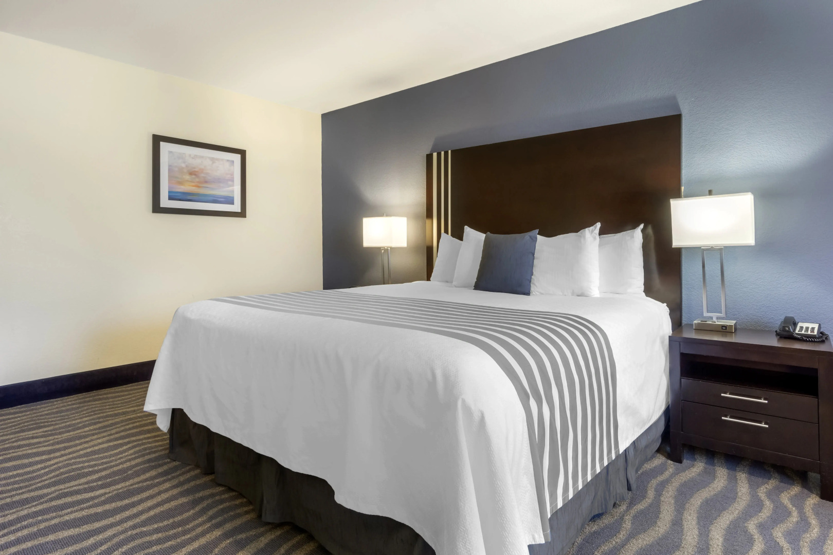 Best Western Plus Edmonds Harbor Inn