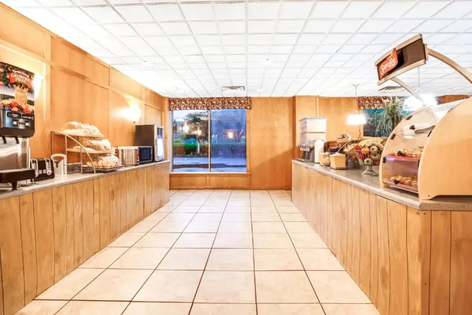 Finger Lakes Inn & Suites