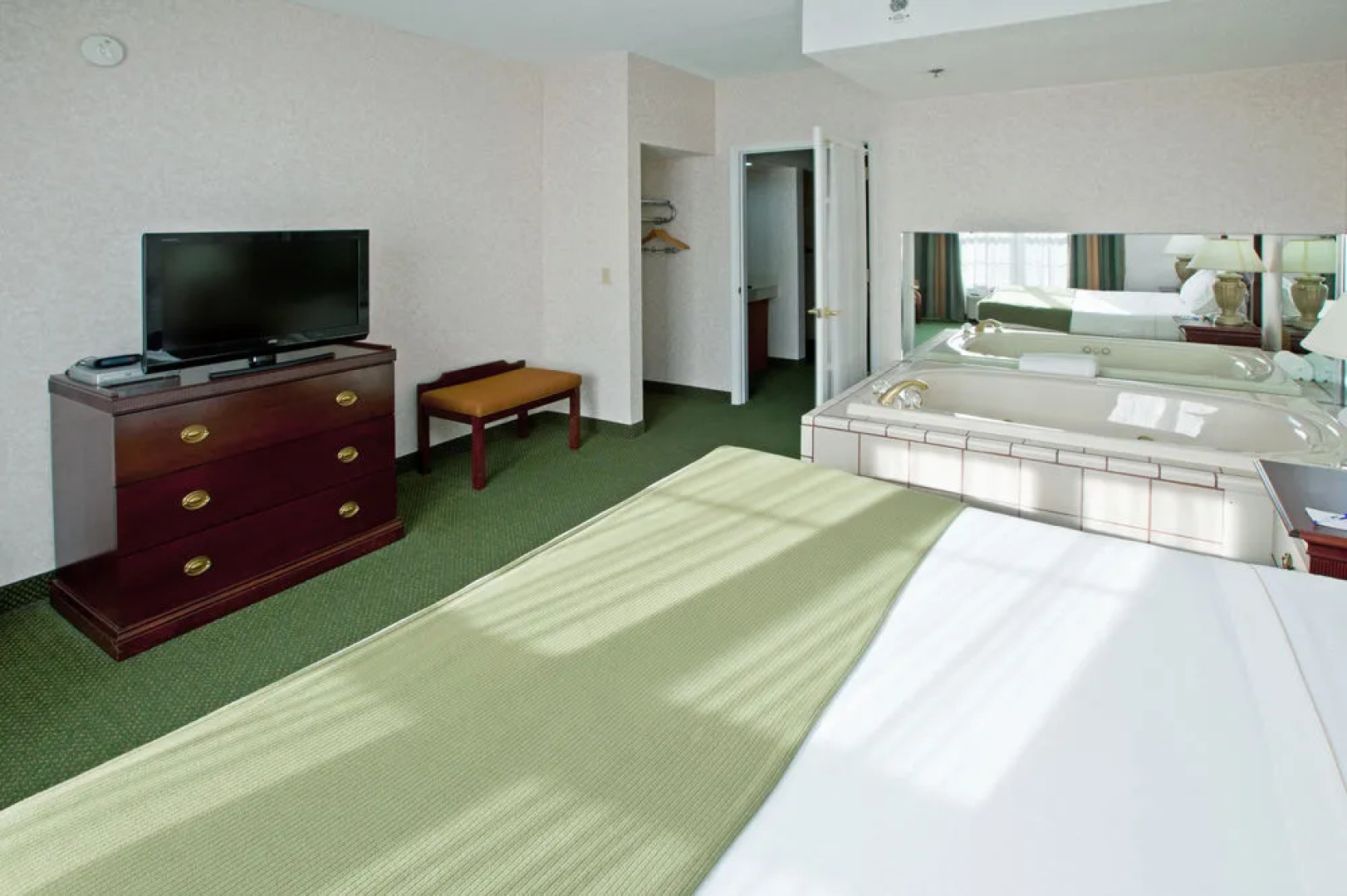 Holiday Inn Express and Suites Bad Axe