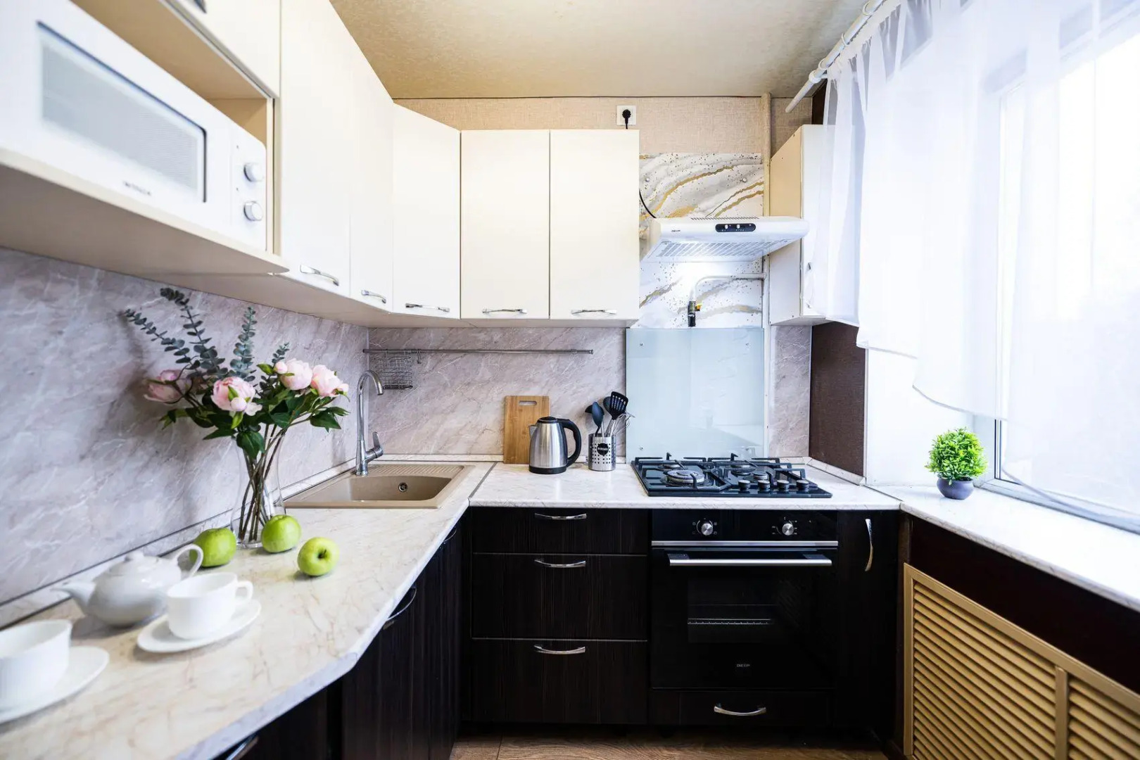 Пять Звезд на улице Сони Кривой 55