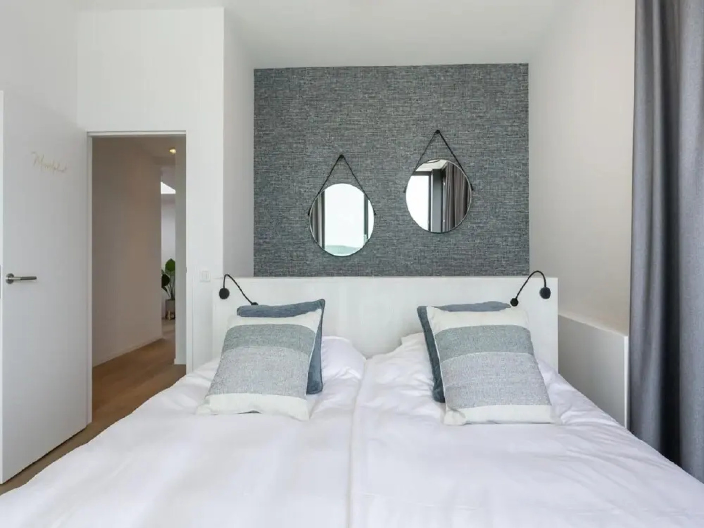 Attractive Villa With Jetty