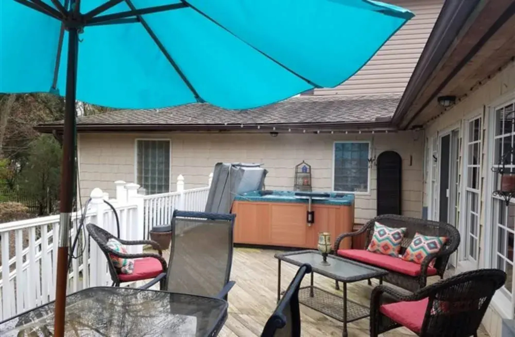 Silly Chickens Lodge B&B