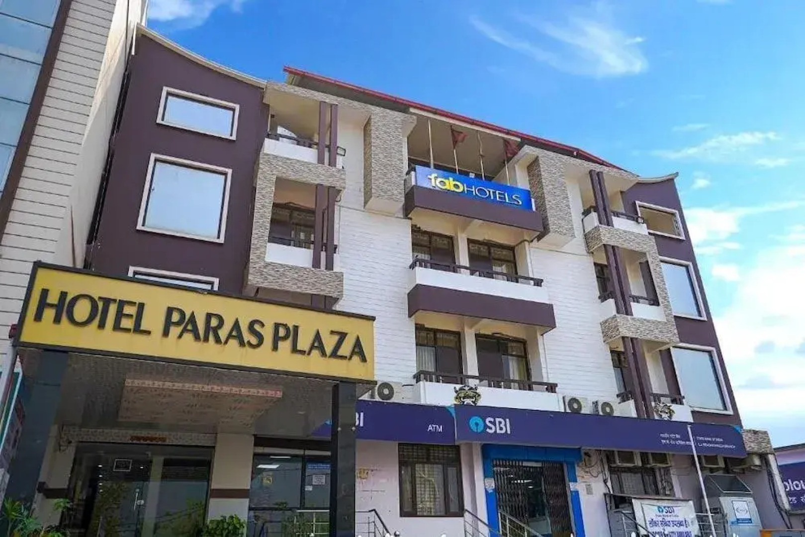 Hotel Paras Plaza