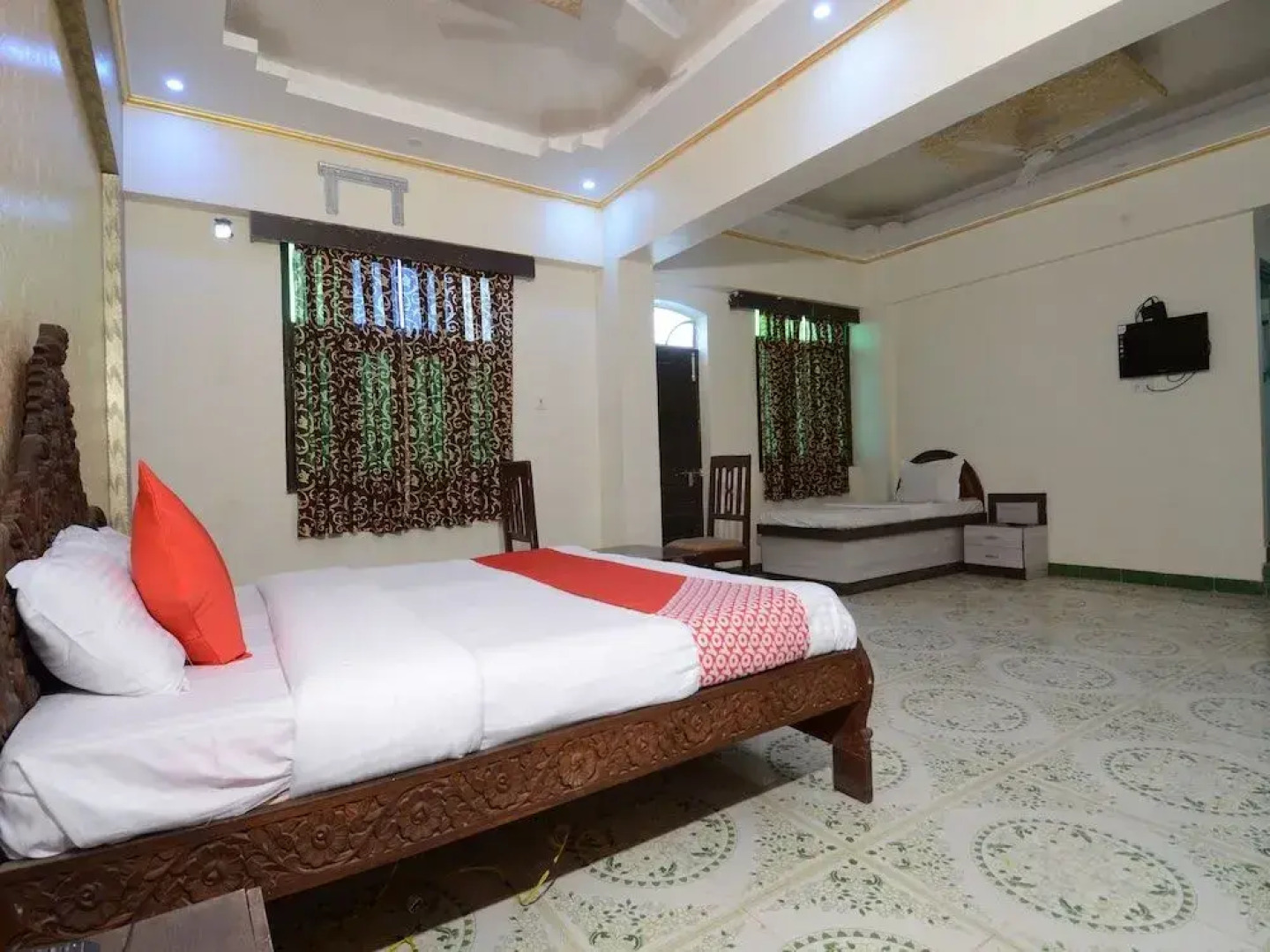 OYO 17368 Ranibagh Palace