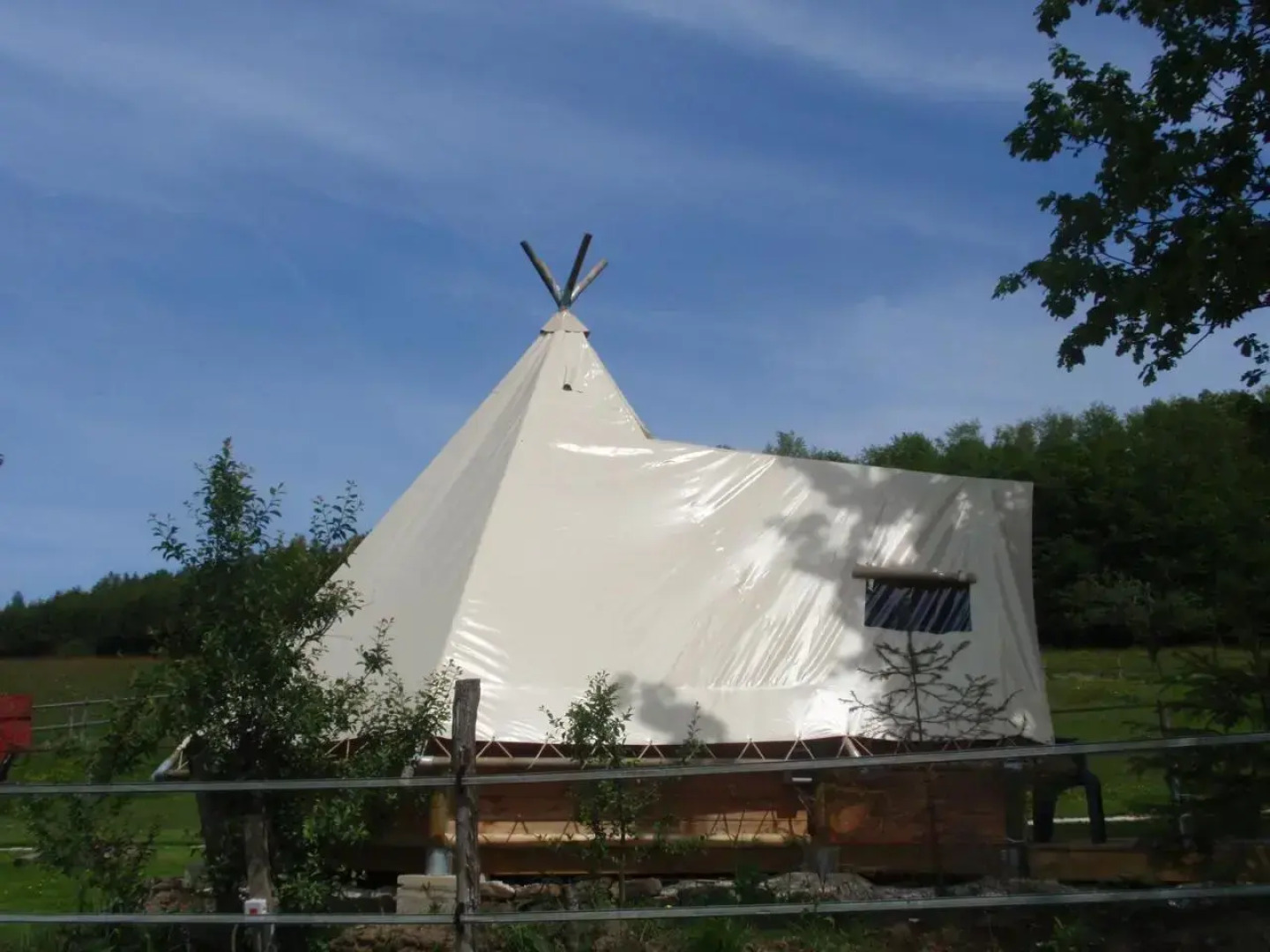 Hébergements Insolites en cabanes