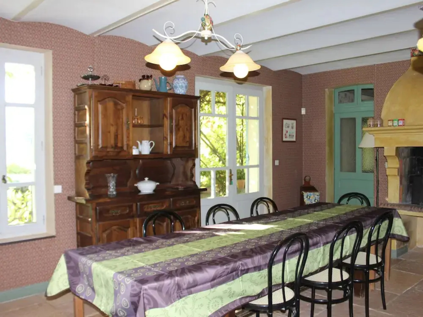 Beautiful Mansion With Views of Mont Ventoux and With Fenced Private Pool