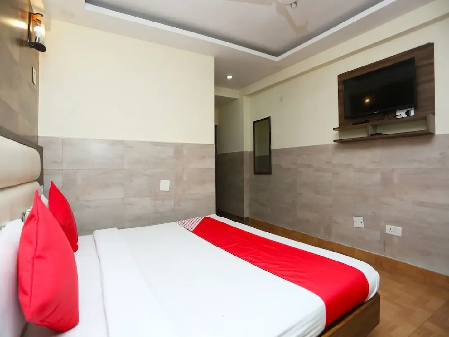 OYO 24954 Hotel Amrita