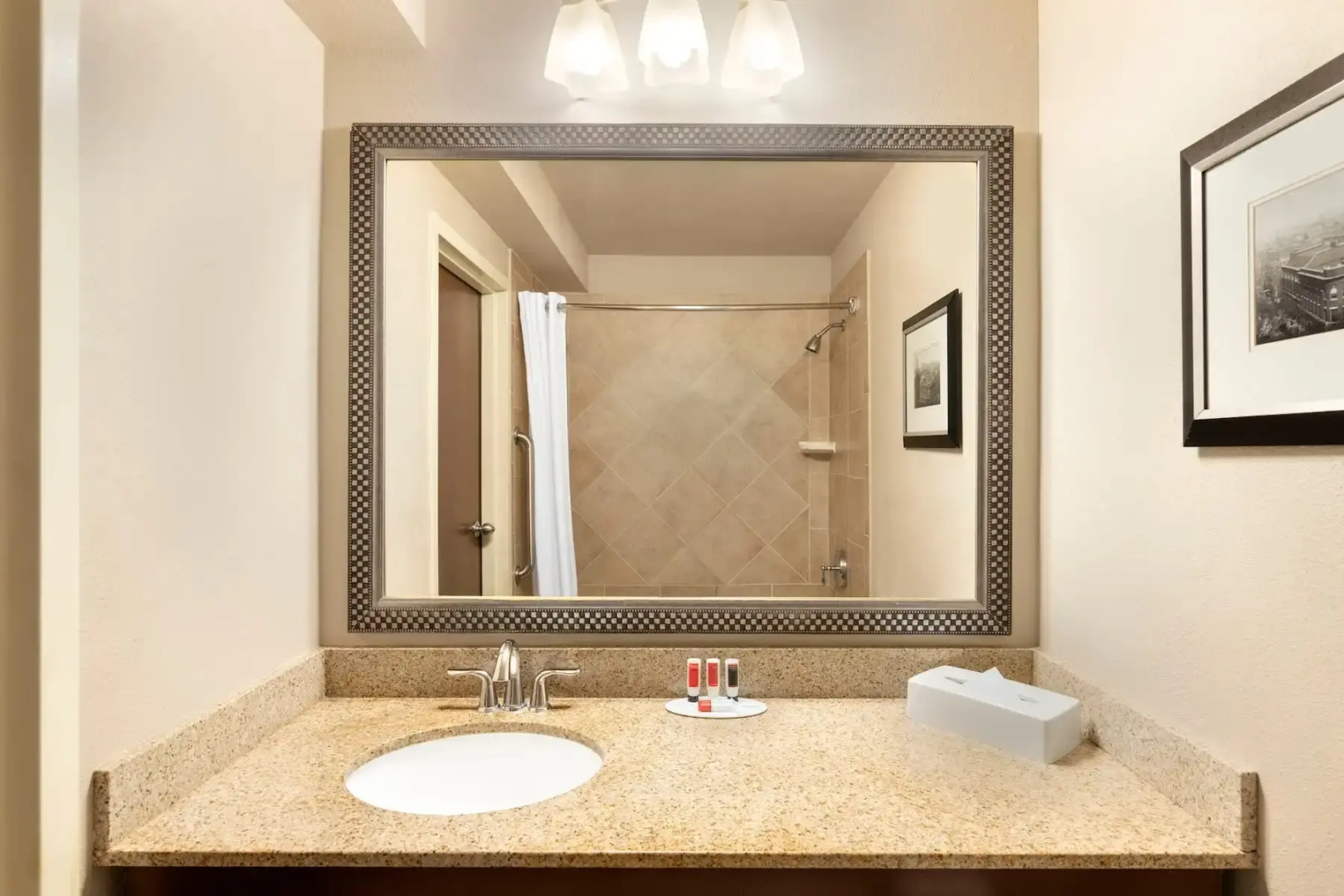 Garner Hotel August West by IHG