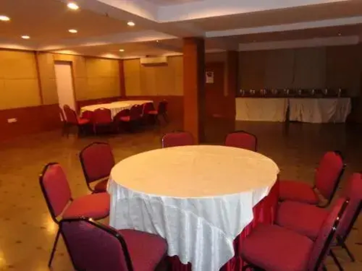 Oyster Airport Hotel