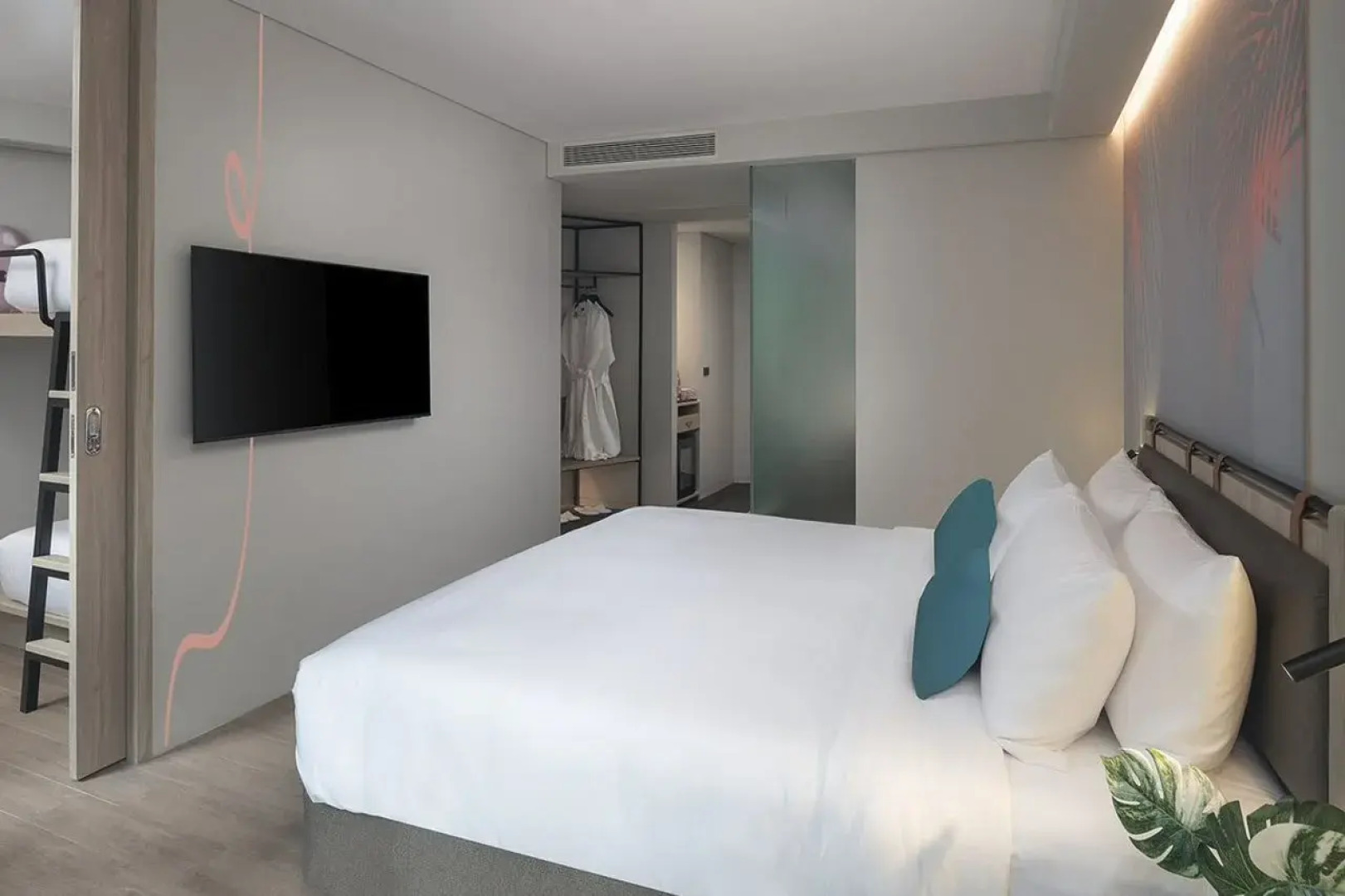 JonoX Phuket Karon Hotel