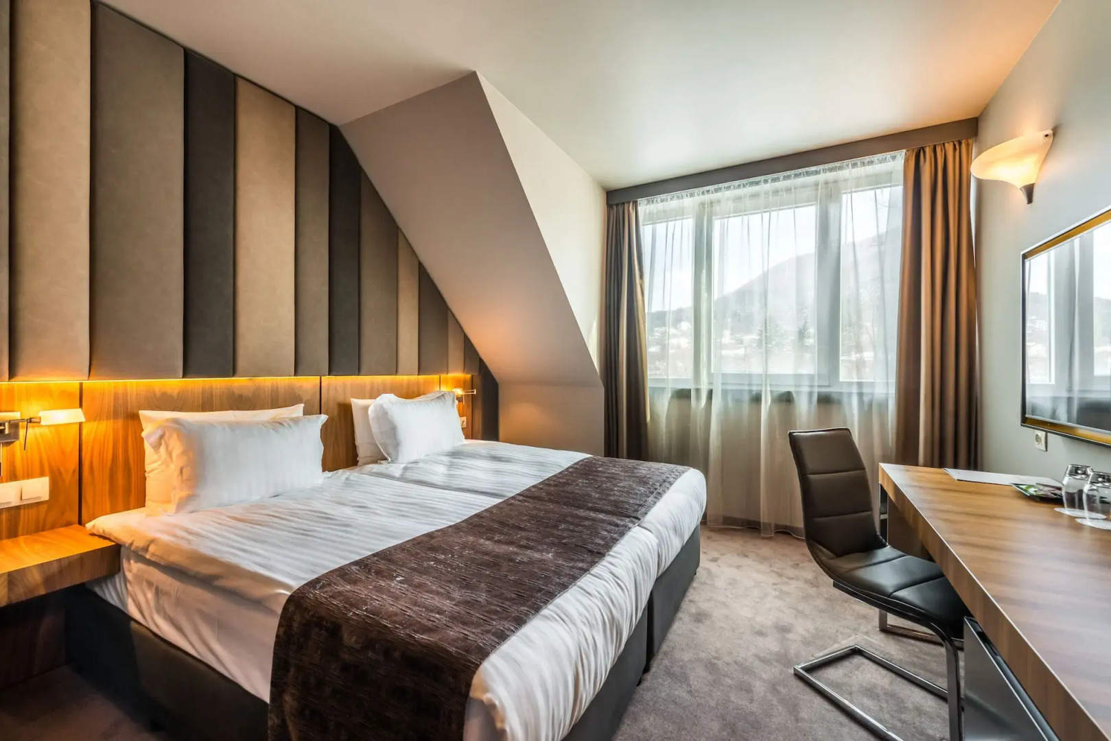 All Seasons Residence Hotel