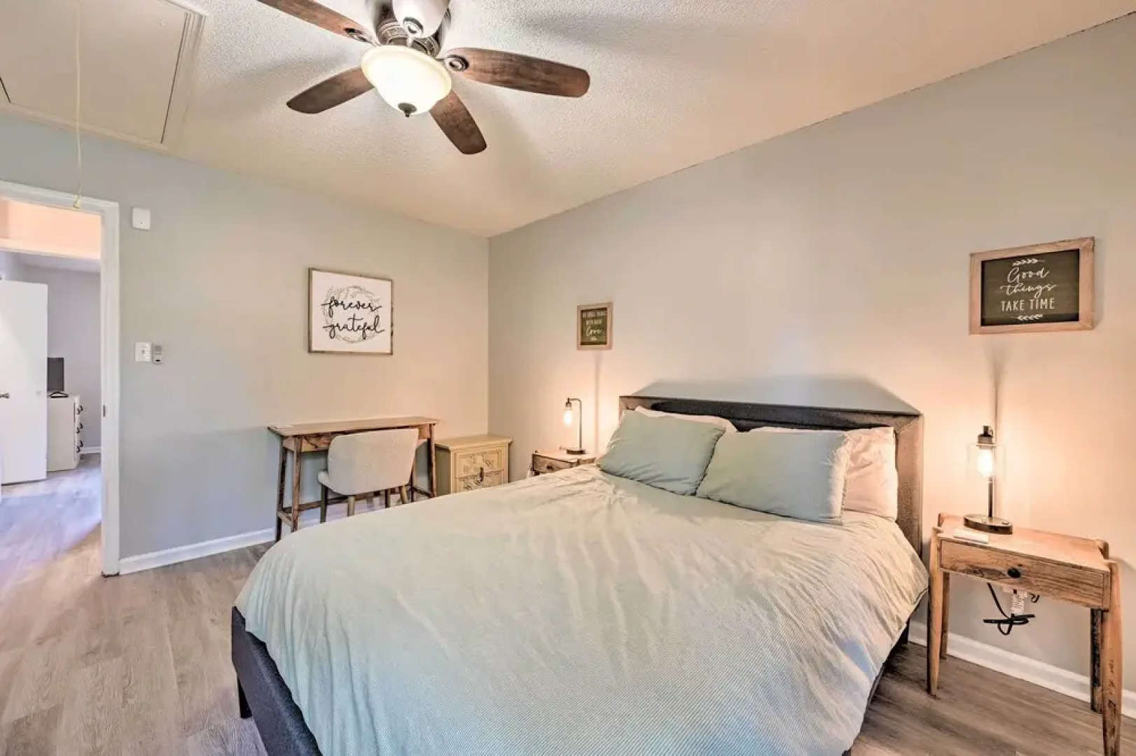 Lovely High Point Abode ~ 2 Mi to University!