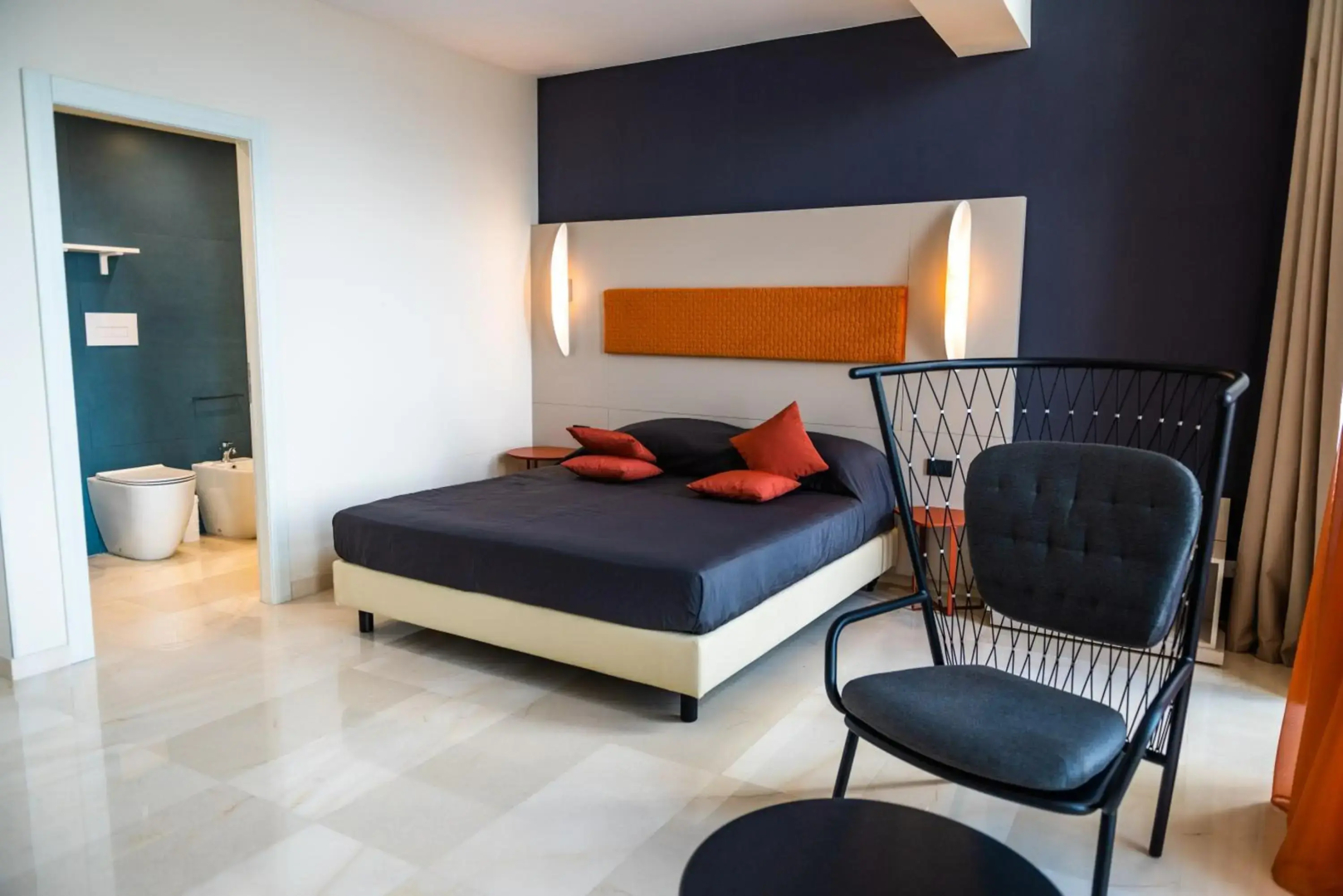 Central Gallery Rooms