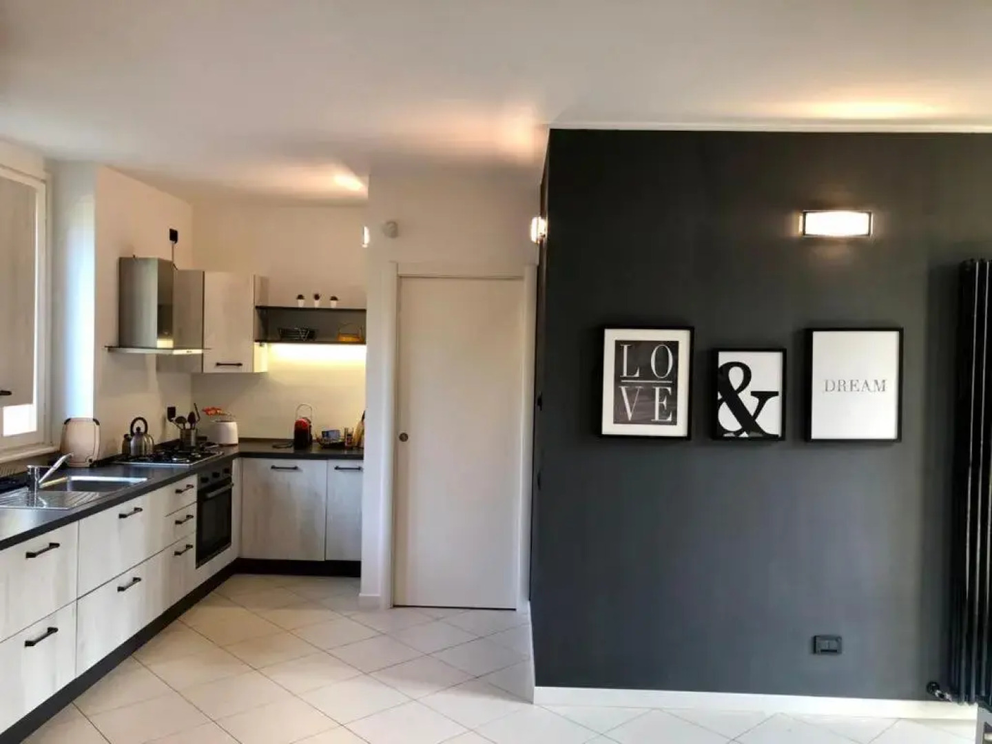 Casa Bellagio Beach: Pool, 100m Lake & near City