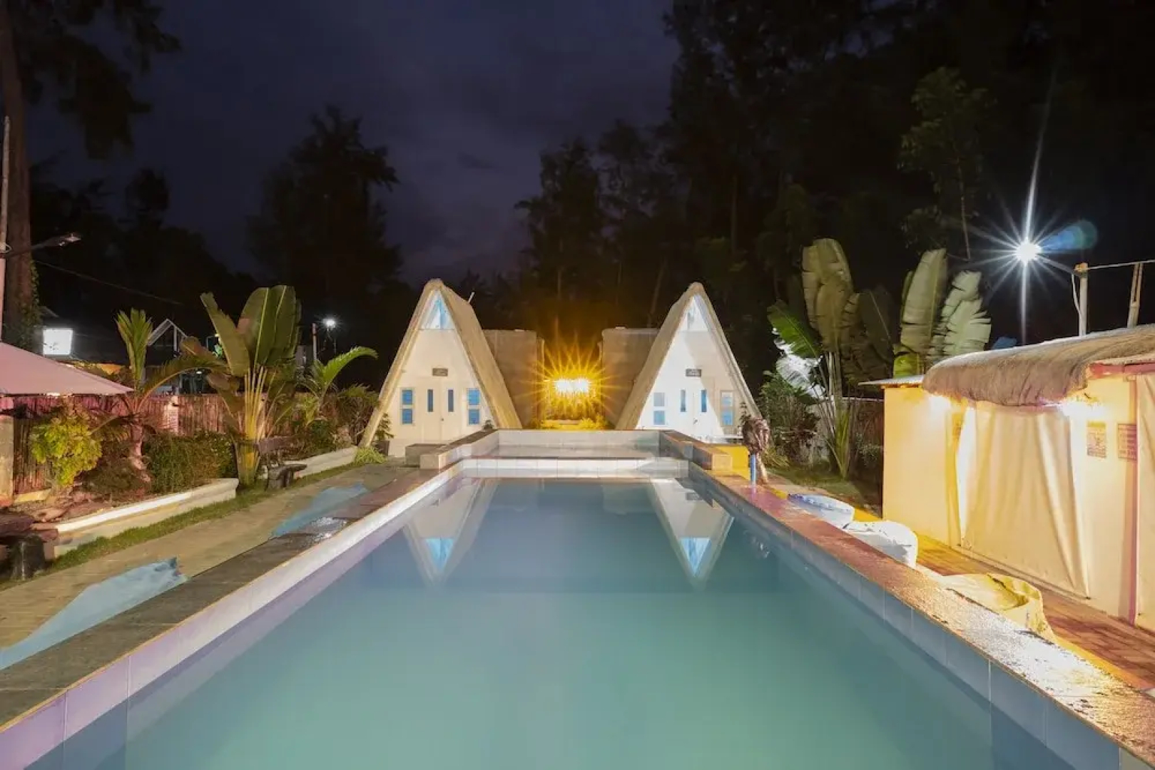 Costas De Liwa Bar & Beach Resort