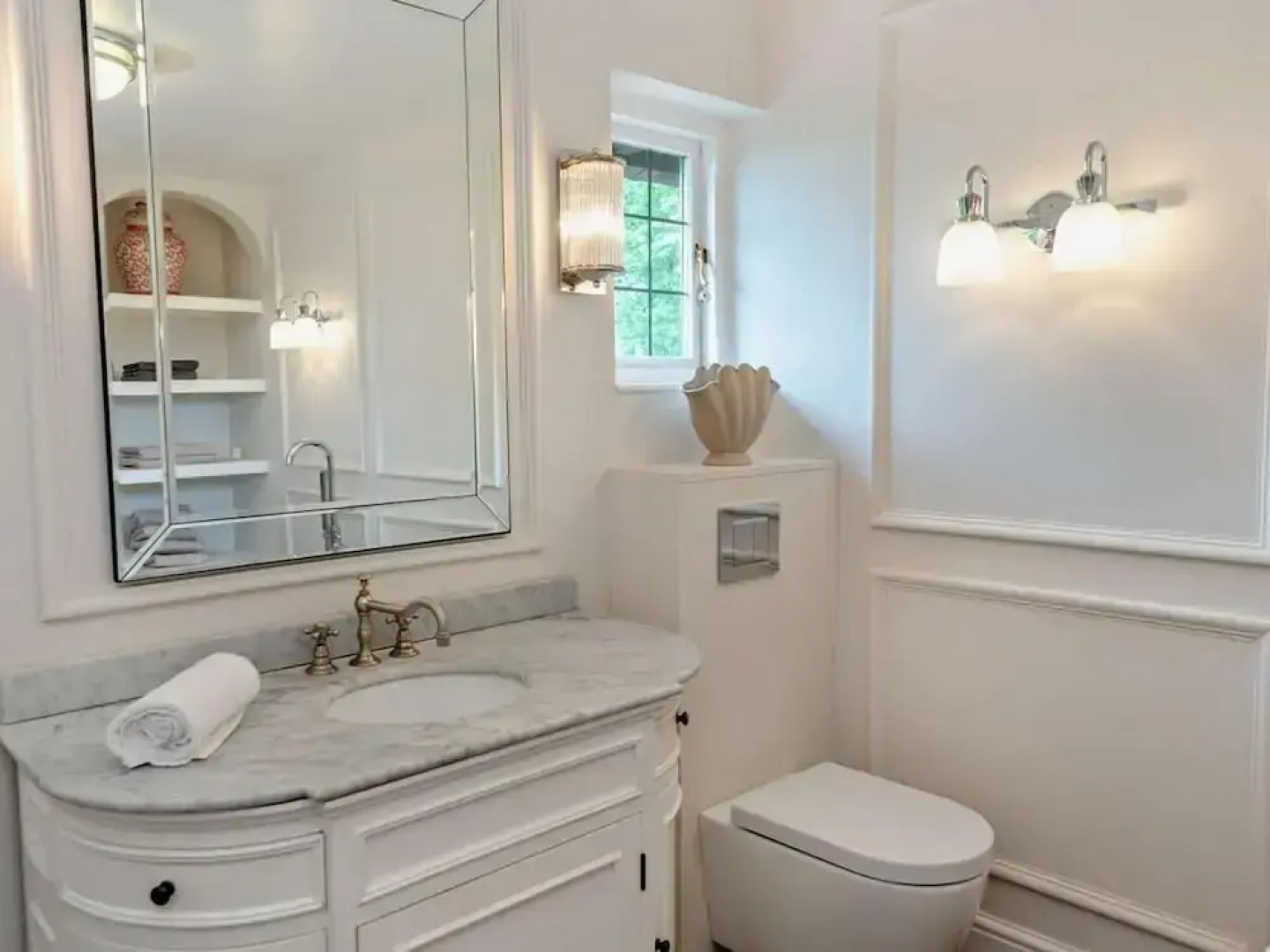 Luxury Riverside Mansion in Marlow