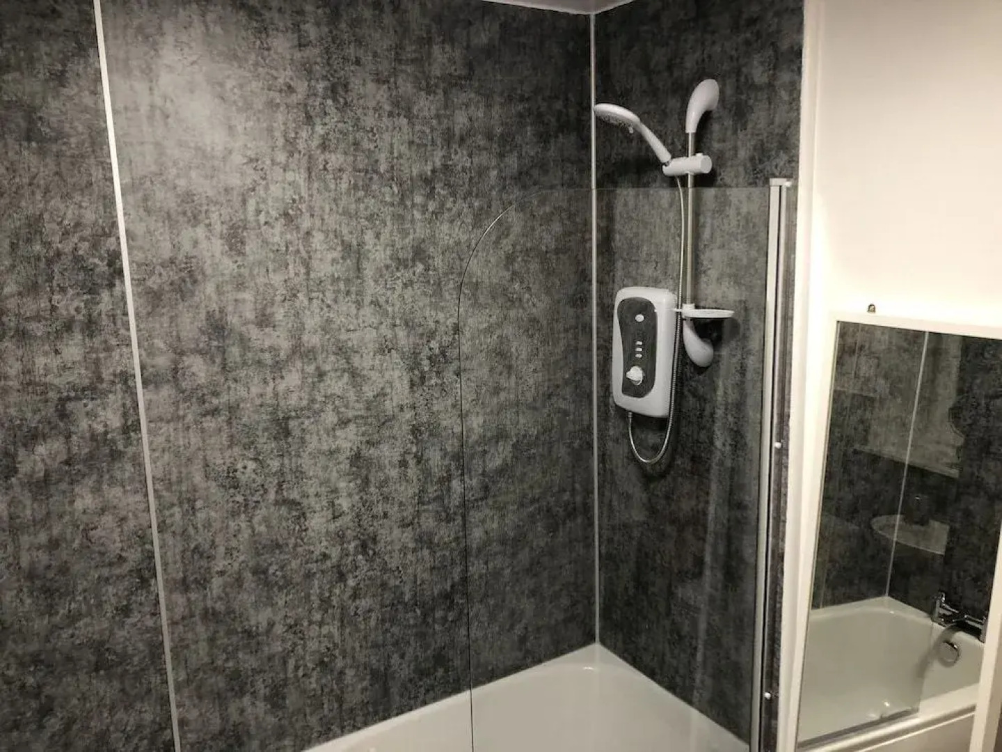 Large Apartment GLA Airport