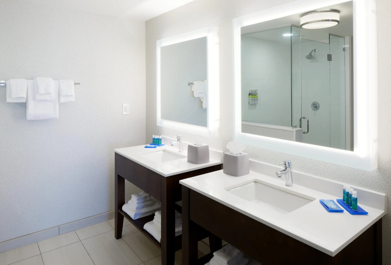 Holiday Inn Express & Suites-Cincinnati North - Liberty Way by IHG