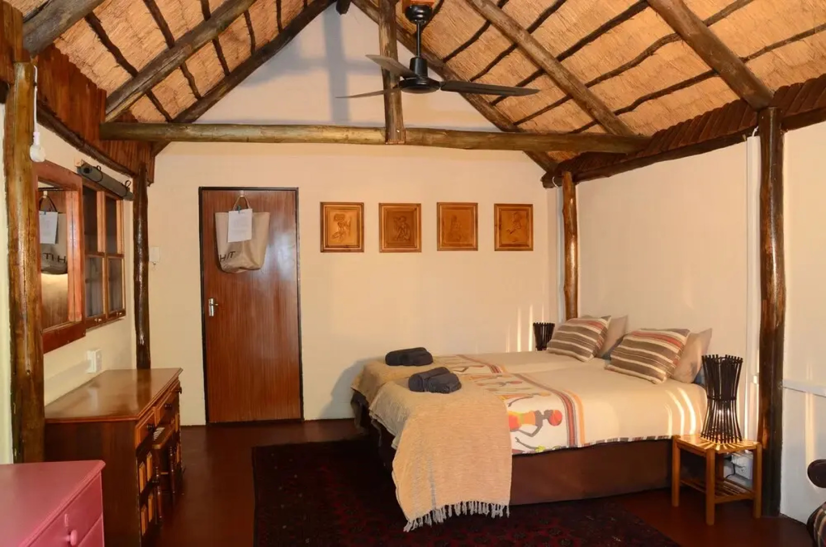 Wild Dogs Safari Lodge